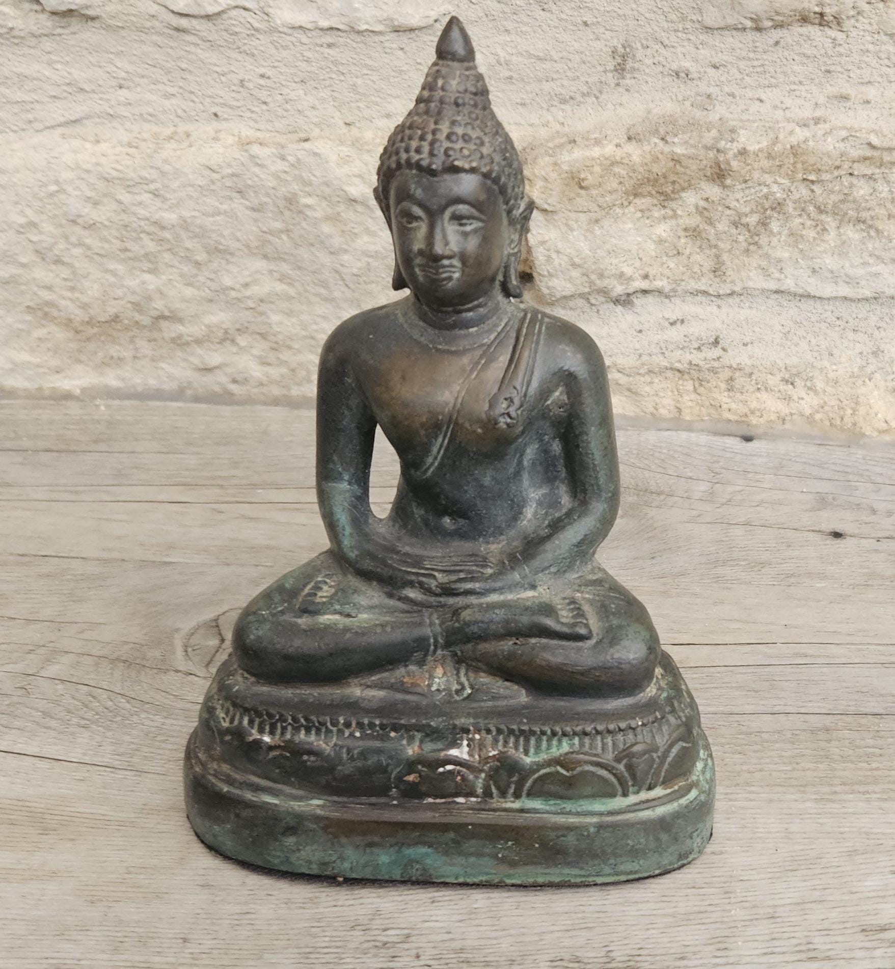 Buddha Sitting statue Ornament Heavy Black With Patina 18cm Tall Vintage