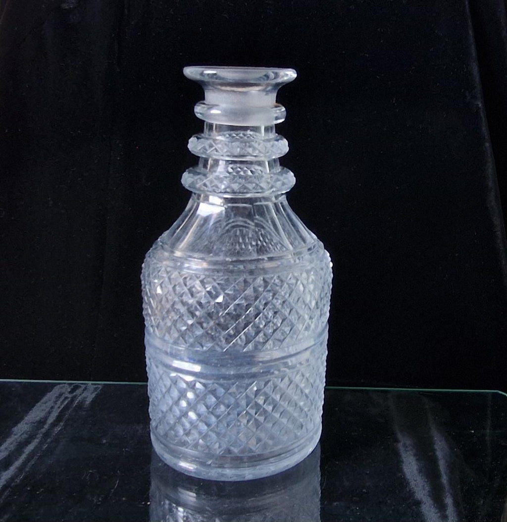 Fine Early Georgian Diamond And Stepped Cut Crystal 3 Ring Neck Spirit Decanter 22cm