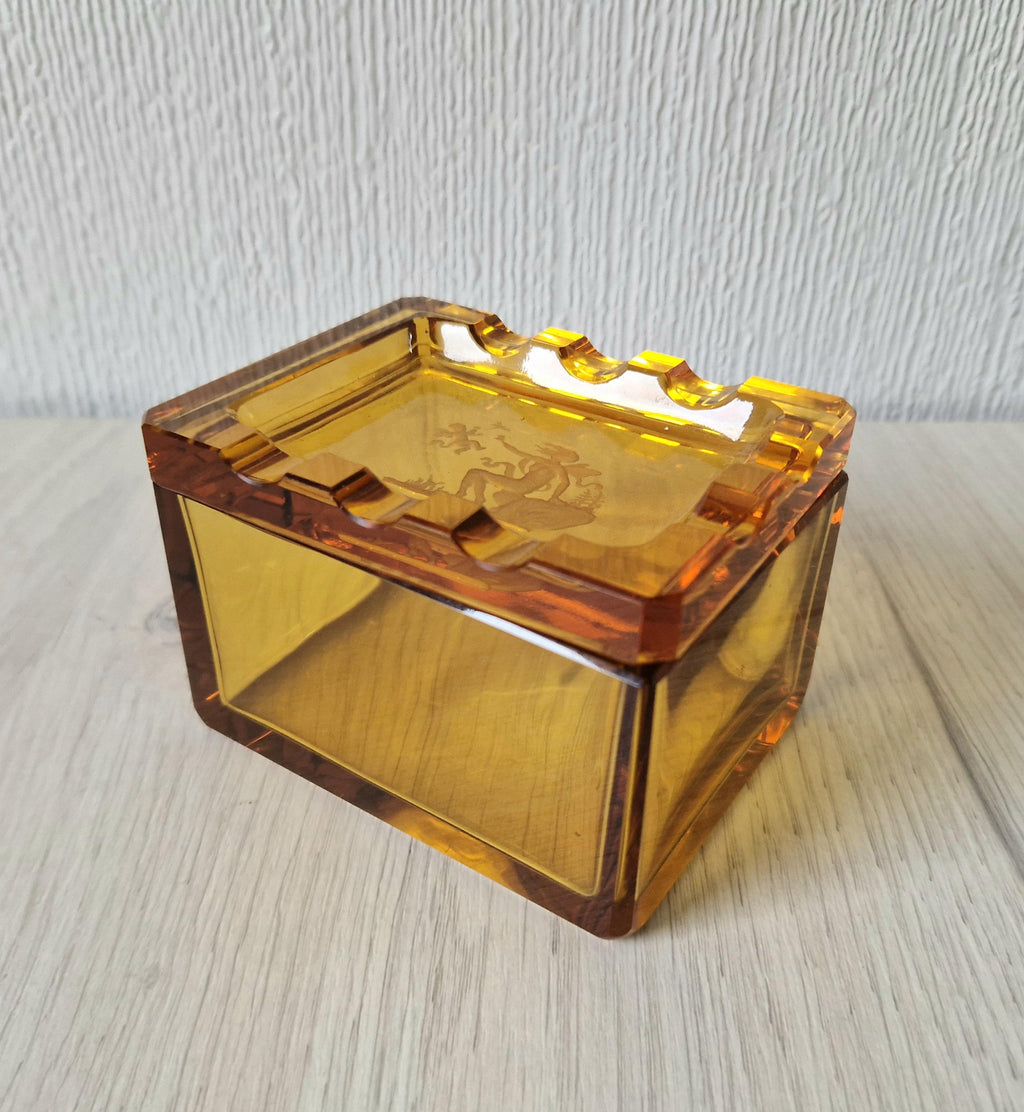 1930s Hienrich Hoffman Amber Intaglio Glass Cupid & Goddess Crenulated Lidded Trinket Box