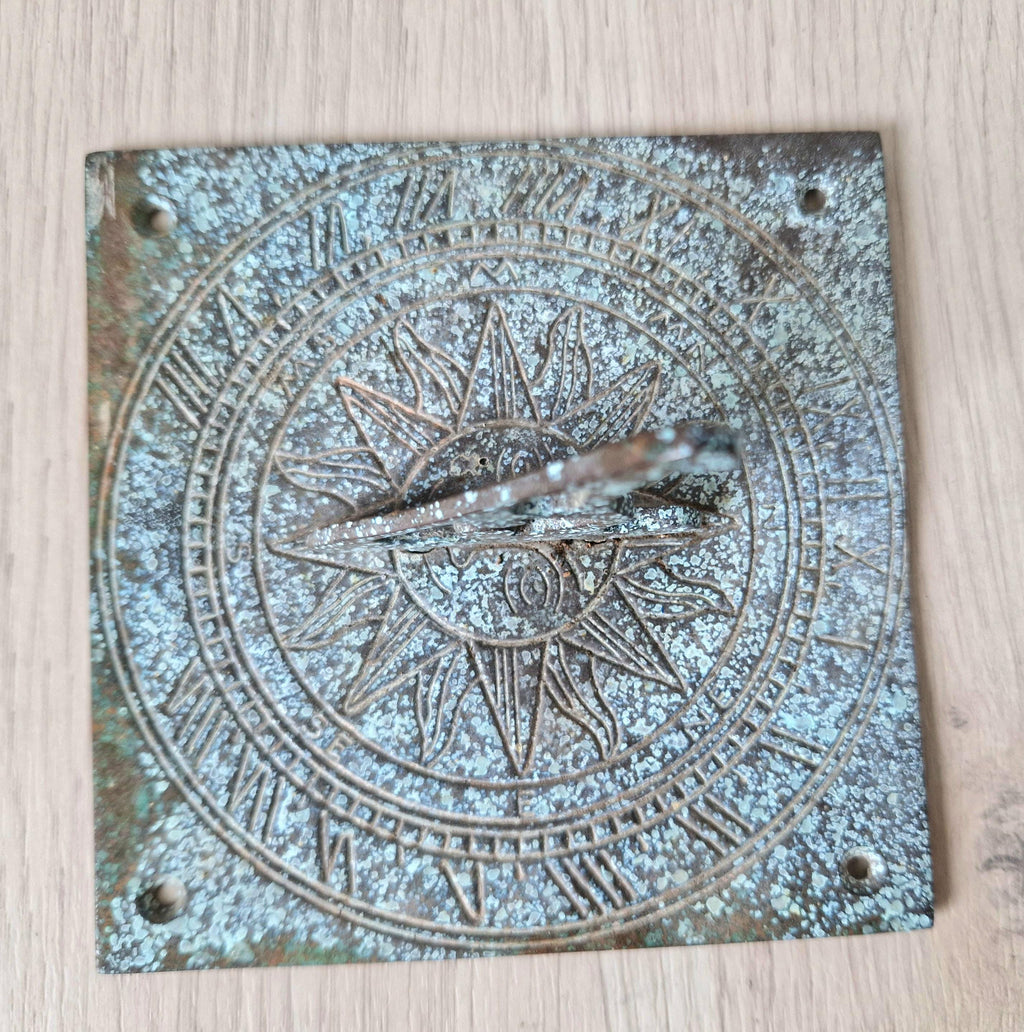 Small Antique Bronze Sundial Plate Sun Ray Engraving Verdigris Roman Numerals 12cm x 12cm