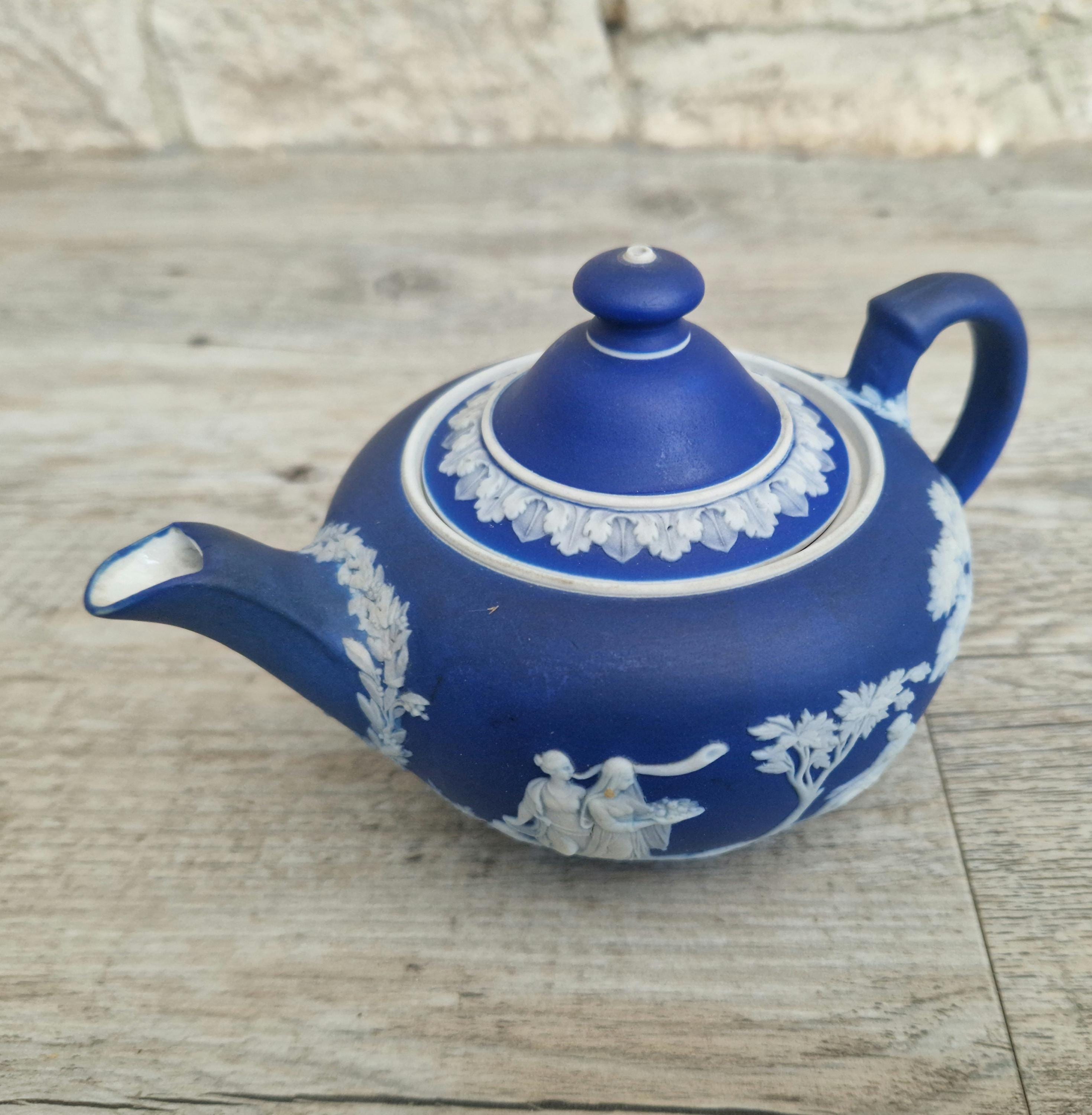 Antique Wedgwood Neoclassical Cobalt Blue Dipped Jasperware Bachelor Teapot Rare Size