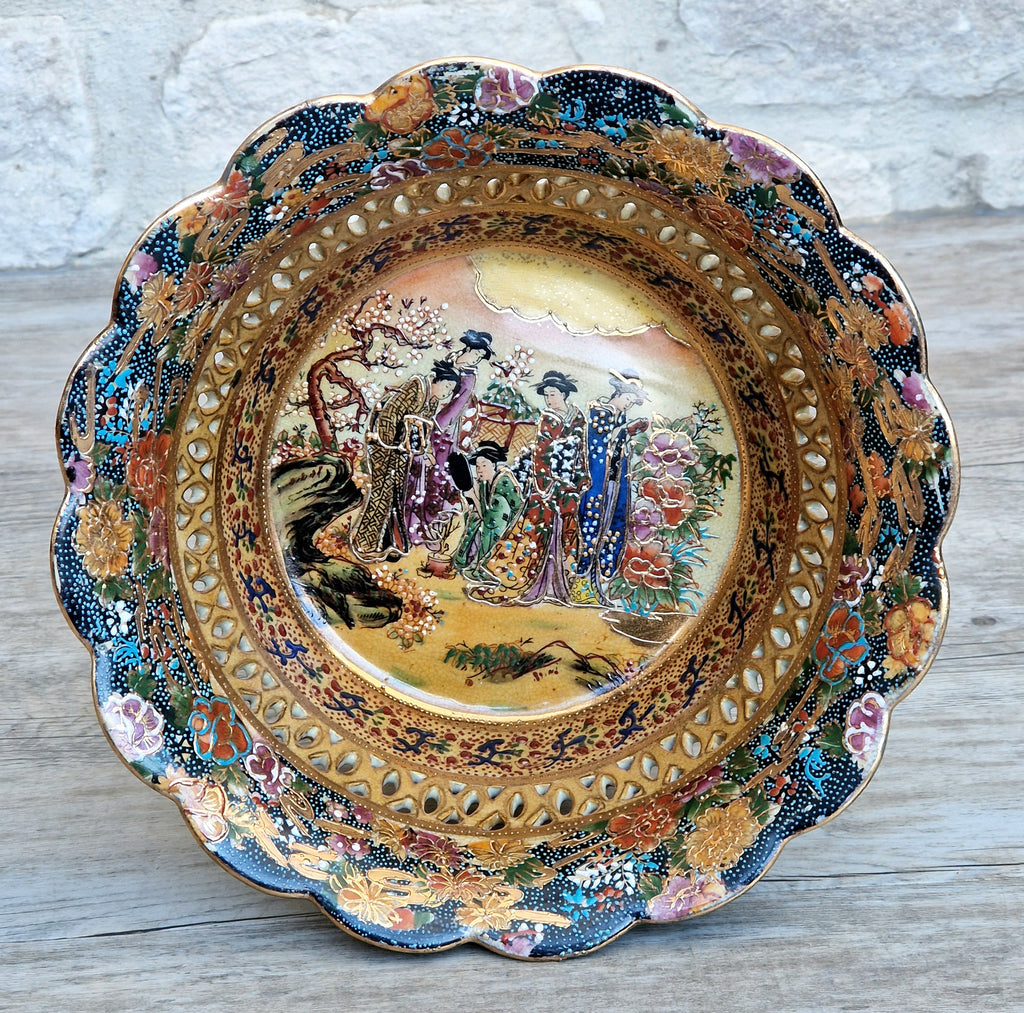 Large Royal Satsuma Moriage Pedestal Centerpiece Bowl Reticulated Chinese Porcelain Compote