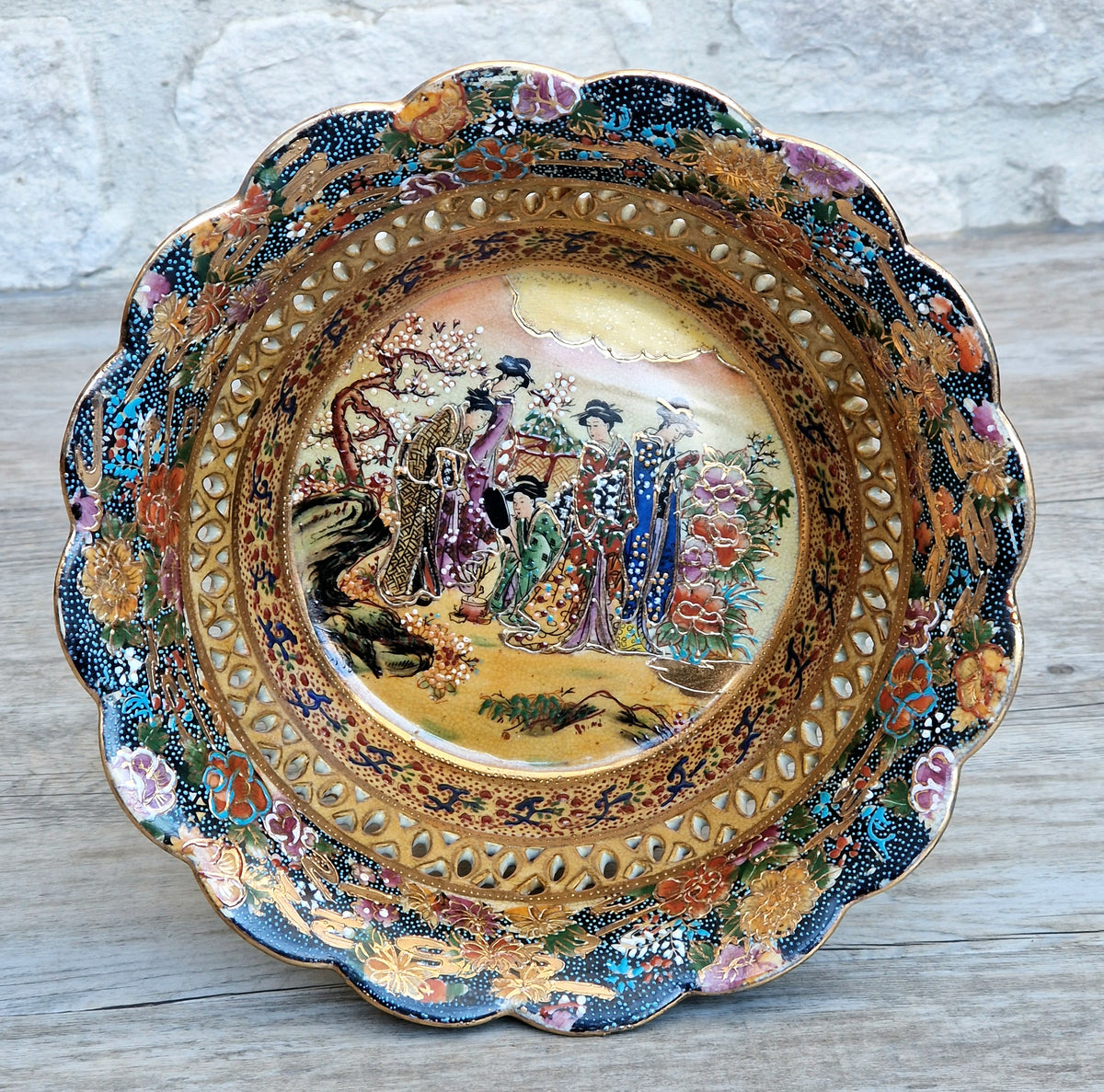Large Royal Satsuma Moriage Pedestal Centerpiece Bowl Reticulated Chinese Porcelain Compote