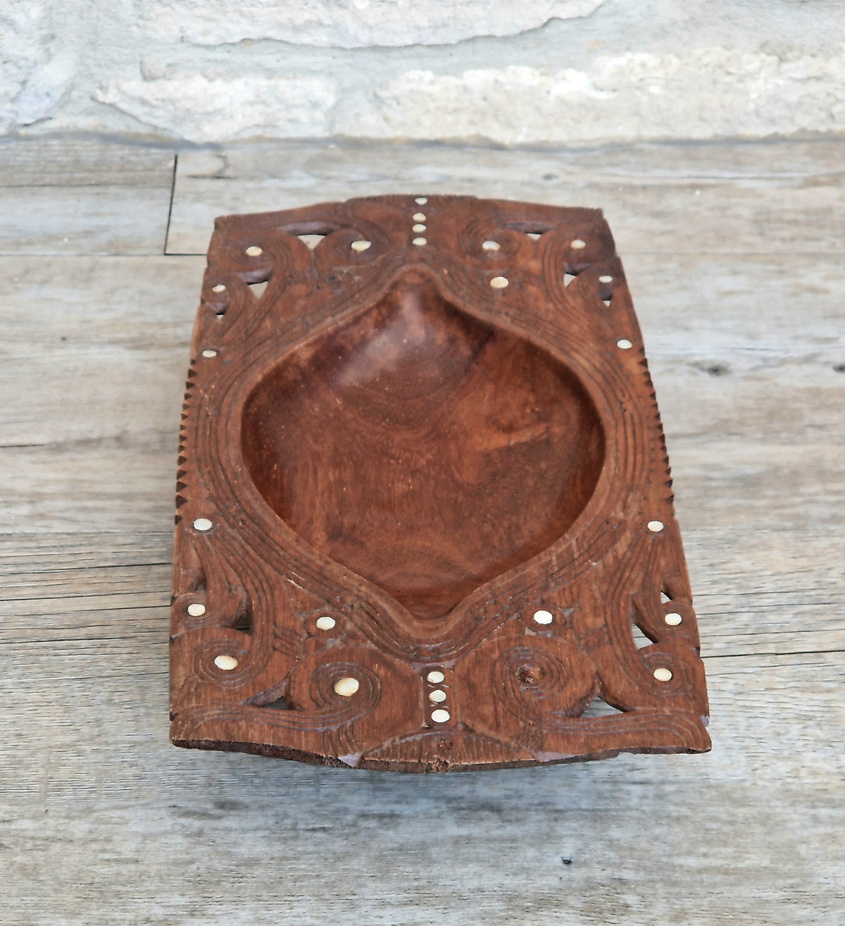 Vintage Trobriand Islands Papua New Guinea Hand Carved Kwila Wood Tribal Feast Bowl Inlay