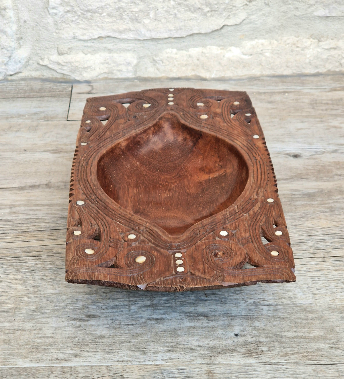 Vintage Trobriand Islands Papua New Guinea Hand Carved Kwila Wood Tribal Feast Bowl Inlay