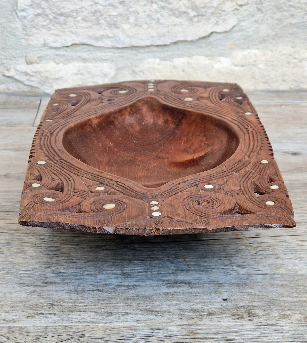 Vintage Trobriand Islands Papua New Guinea Hand Carved Kwila Wood Tribal Feast Bowl Inlay