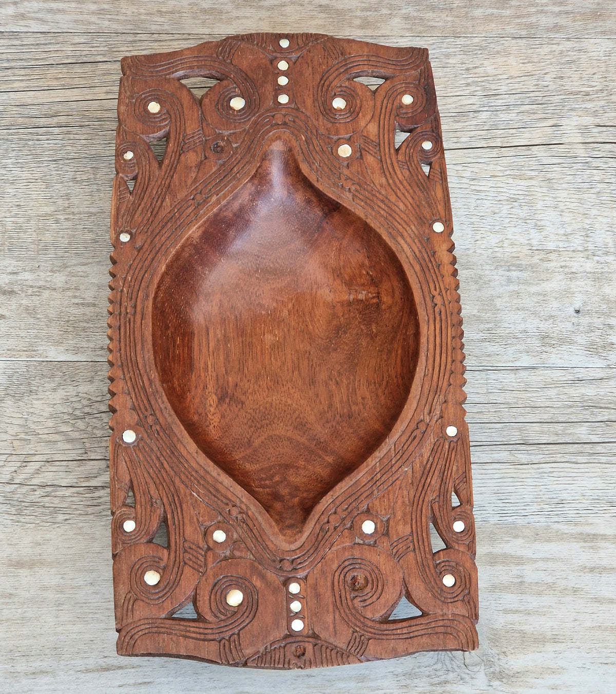 Vintage Trobriand Islands Papua New Guinea Hand Carved Kwila Wood Tribal Feast Bowl Inlay
