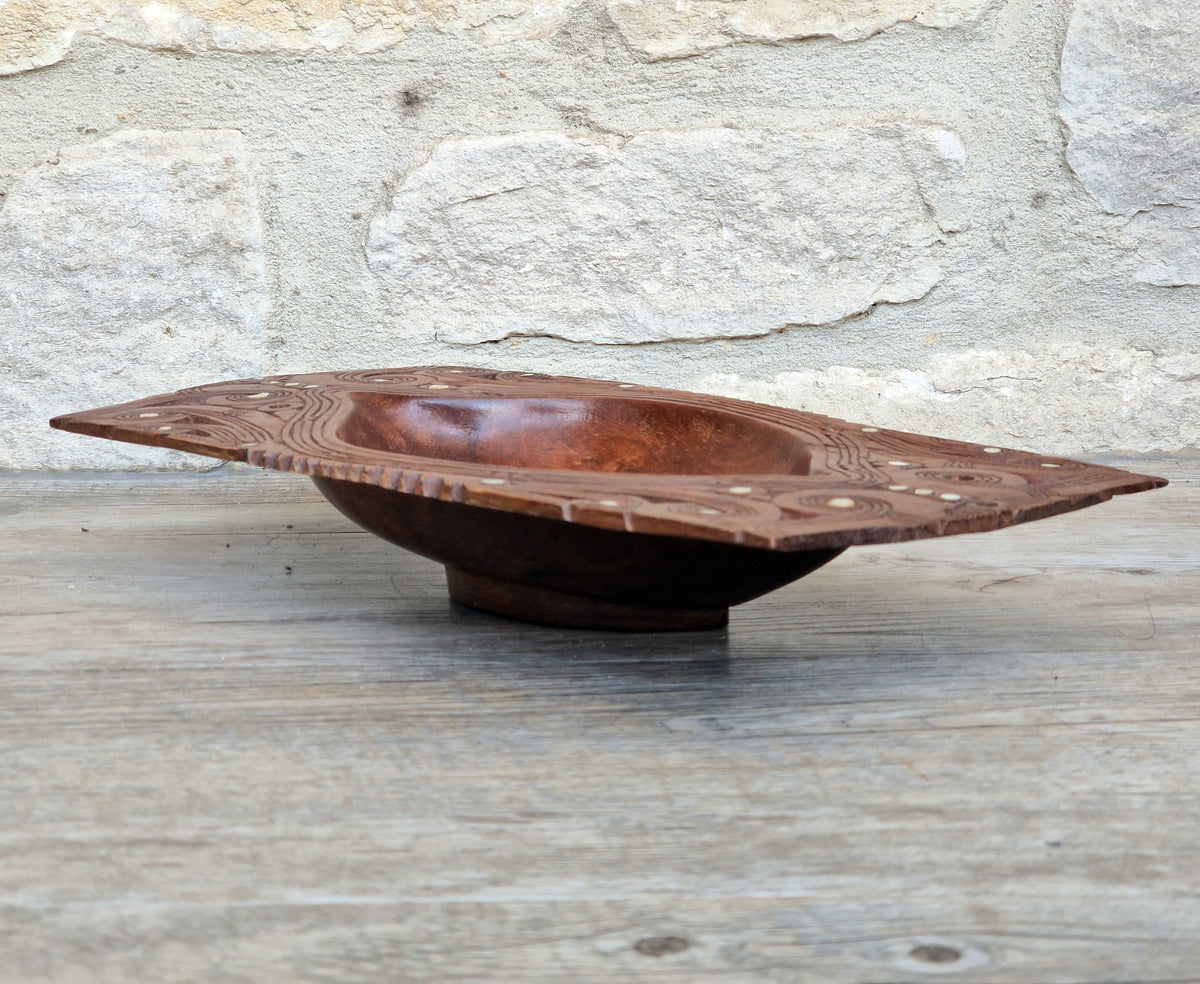 Vintage Trobriand Islands Papua New Guinea Hand Carved Kwila Wood Tribal Feast Bowl Inlay