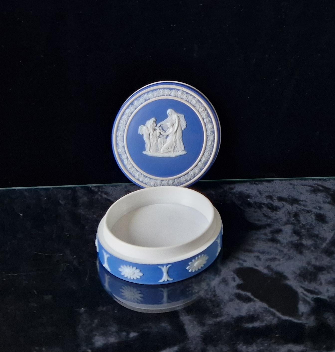 Antique Wedgwood Cobalt Blue Jasperware Neo-Classical Patch Pot Powder Jar