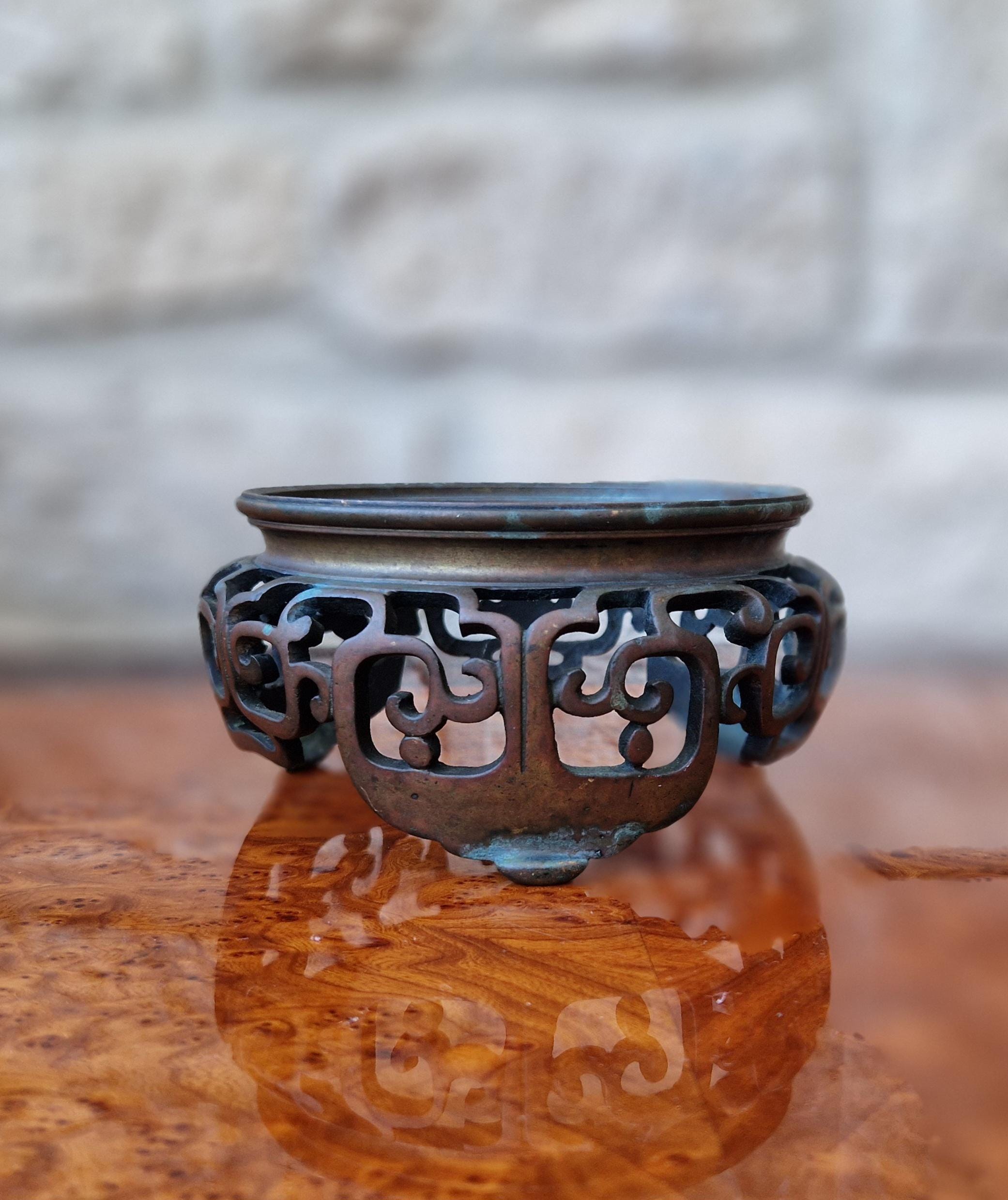 Fine Large Antique Bronze Chinoserie Pattern Openwork Tri-Footed Vase Stand 19th C.