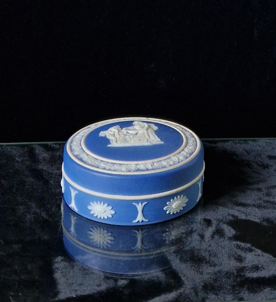 Antique Wedgwood Cobalt Blue Jasperware Neo-Classical Patch Pot Powder Jar