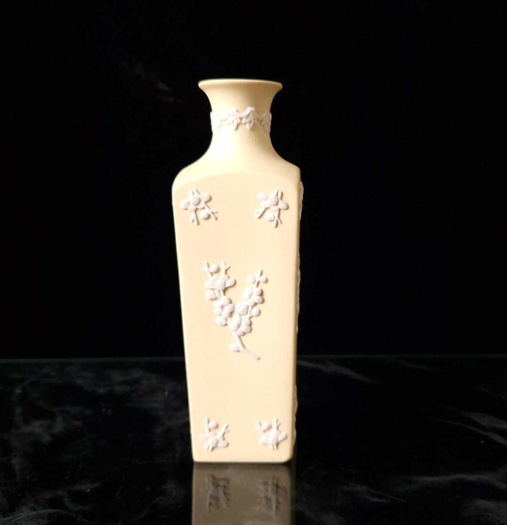 Wedgwood Primrose Yellow Prunus Jasperware Neo Classical Bud Vase 13.8cm