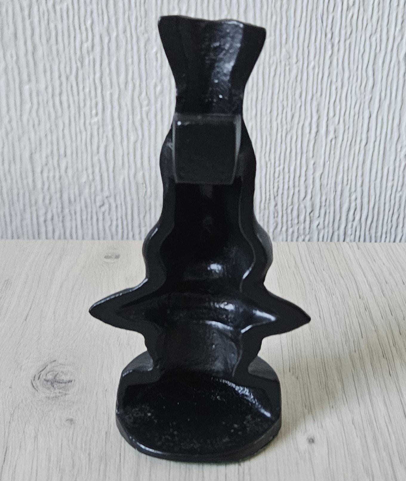 Vintage Surrealist Salvador Dali Inspired Nose Figurine Glasses Holder Vintage Black Metal Nose With Red Lips Spectacle Stand 13cm Tall