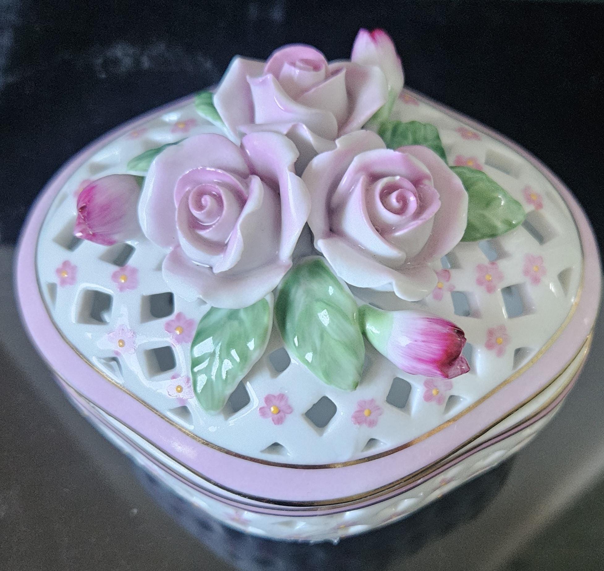 Vintage Pretty Porcelain Trinket Pot Lattice With Applied Roses Past Times England