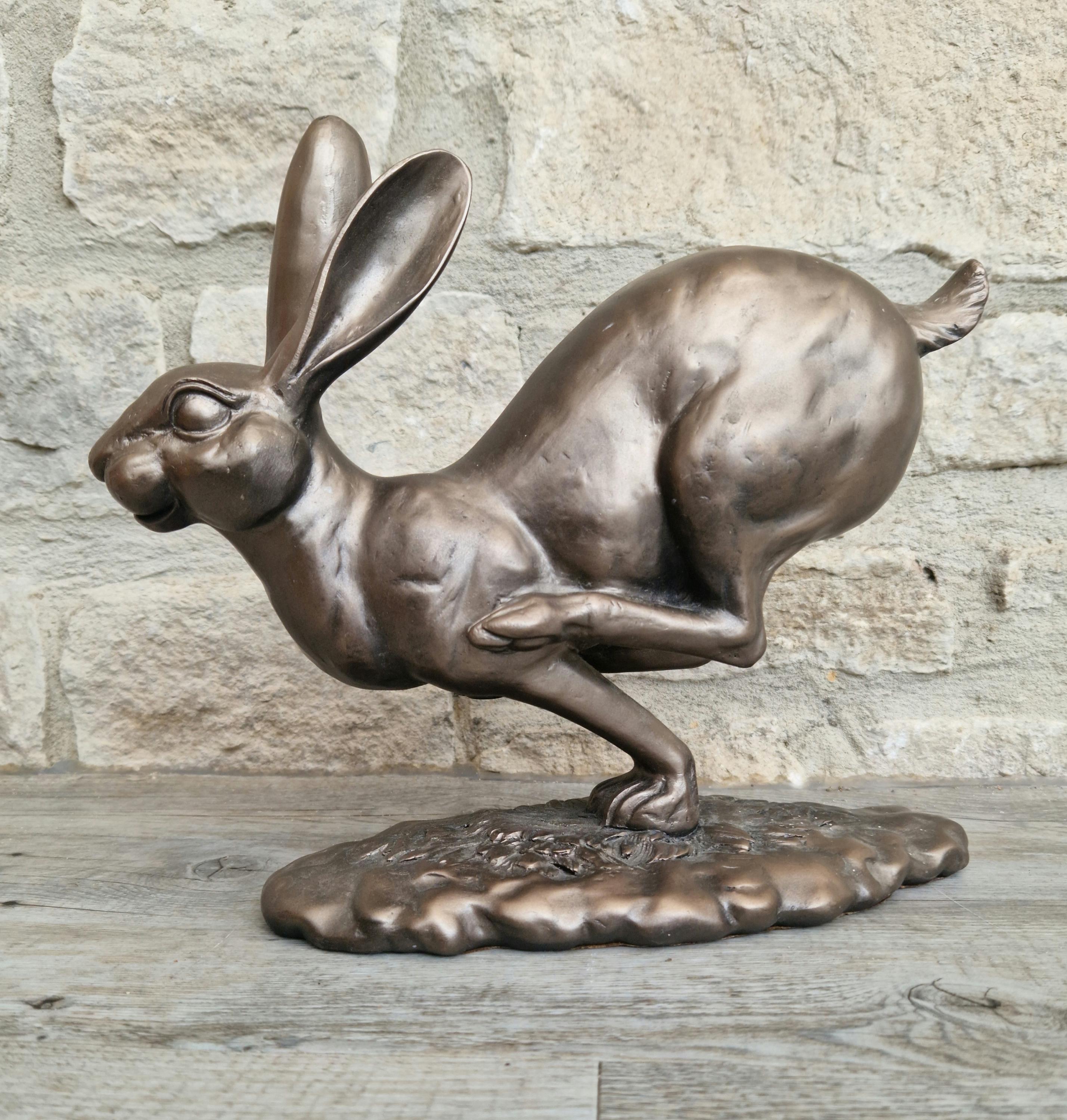 Vintage Large Resin Hare Ornament Figurine Bronze Colour 28cm across 22cm Tall 1.750 kg