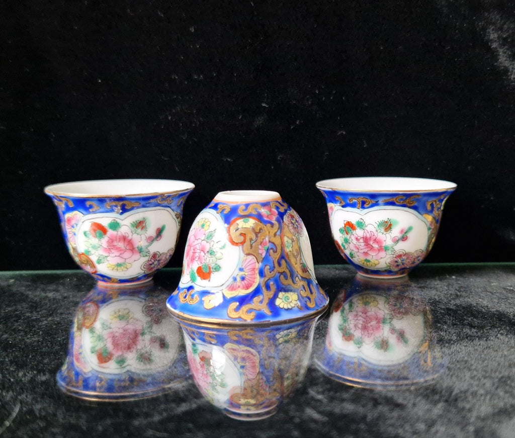 3 Miniature Chinese Porcelain Blue & White Floral Pattern Tea Cups