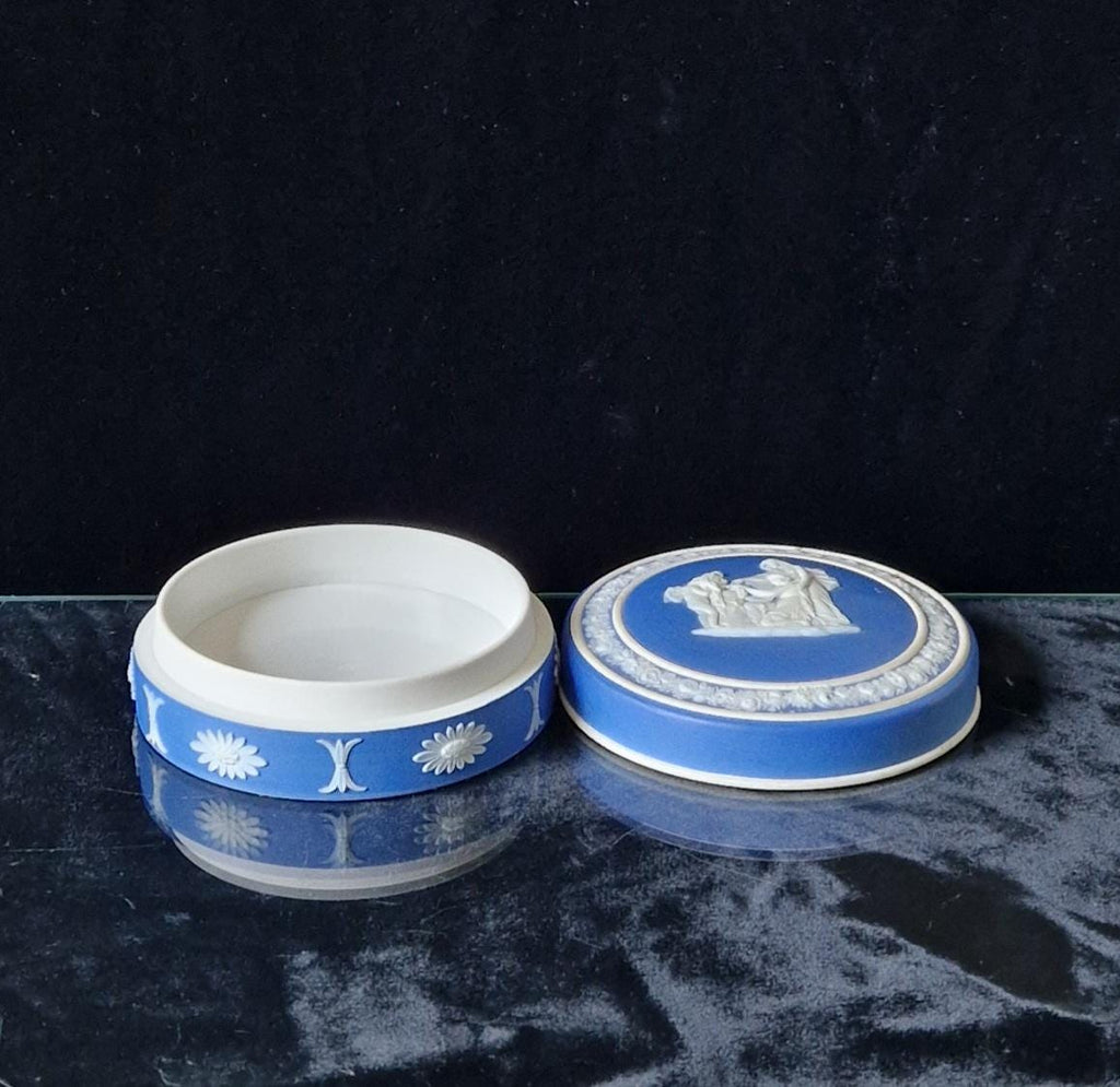 Antique Wedgwood Cobalt Blue Jasperware Neo-Classical Patch Pot Powder Jar