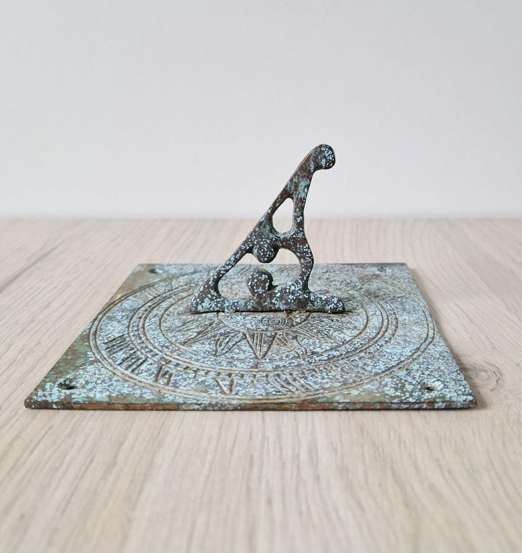Small Antique Bronze Sundial Plate Sun Ray Engraving Verdigris Roman Numerals 12cm x 12cm