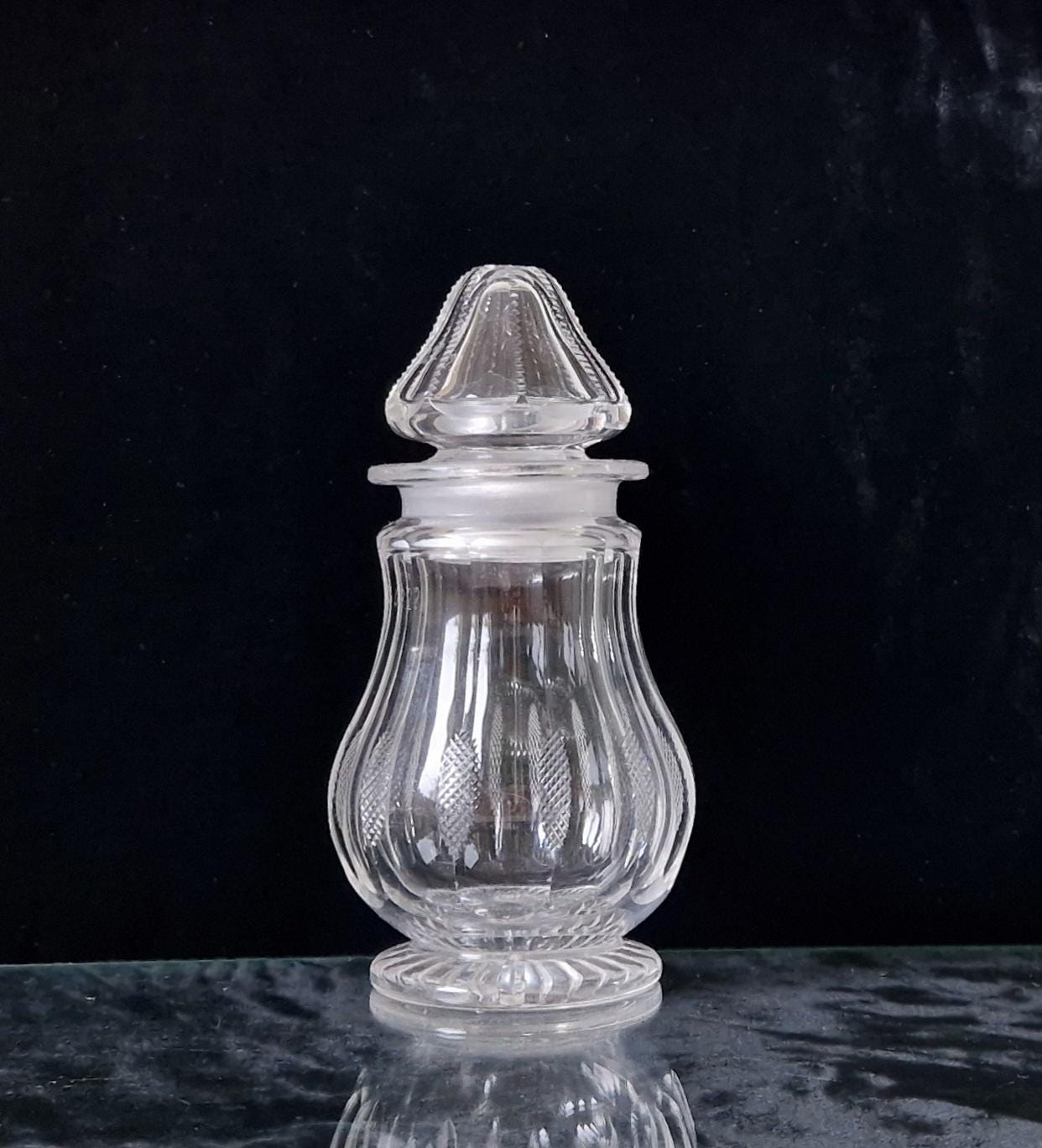 Antique Georgian Panel Cut Glass Bell Lidded Apothecary Jar 17cm