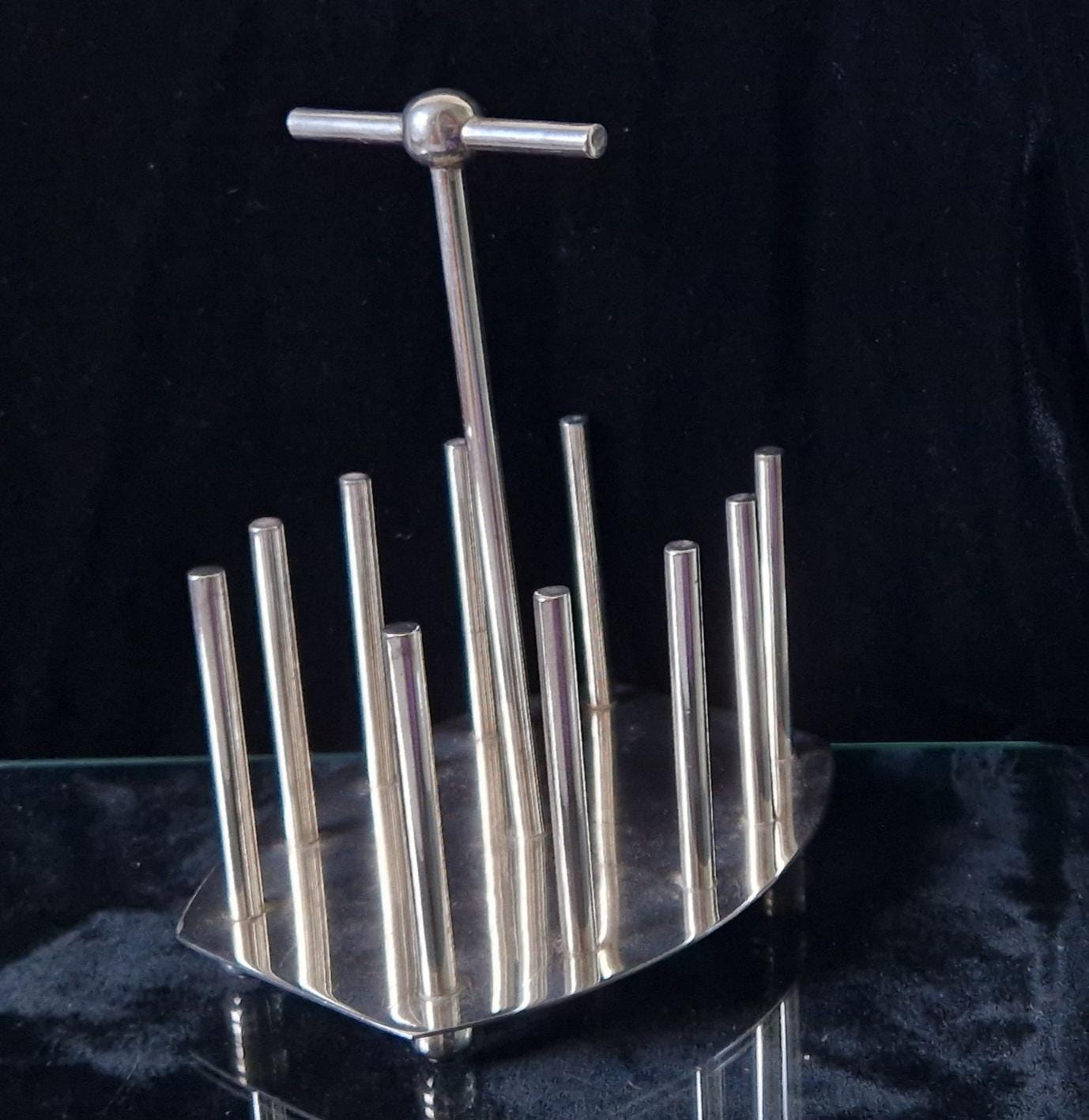 Fine Dr Christopher Dresser Design Silver Plated Toast Rack Oval Base 20th Century