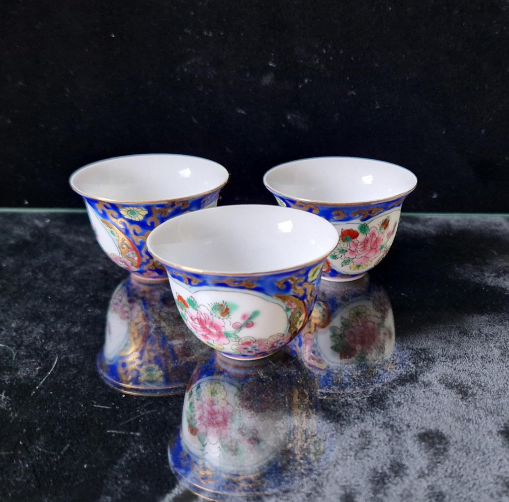 3 Miniature Chinese Porcelain Blue & White Floral Pattern Tea Cups