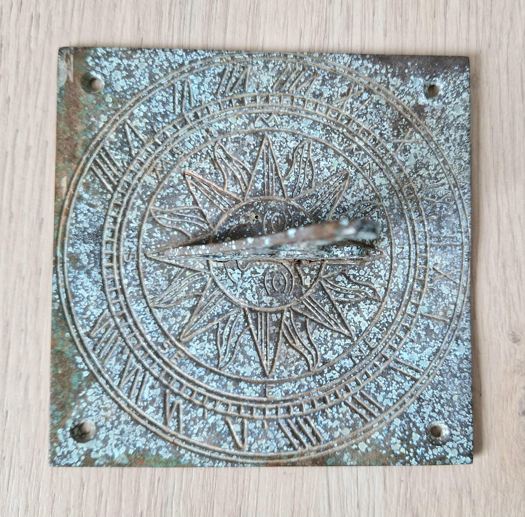 Small Antique Bronze Sundial Plate Sun Ray Engraving Verdigris Roman Numerals 12cm x 12cm