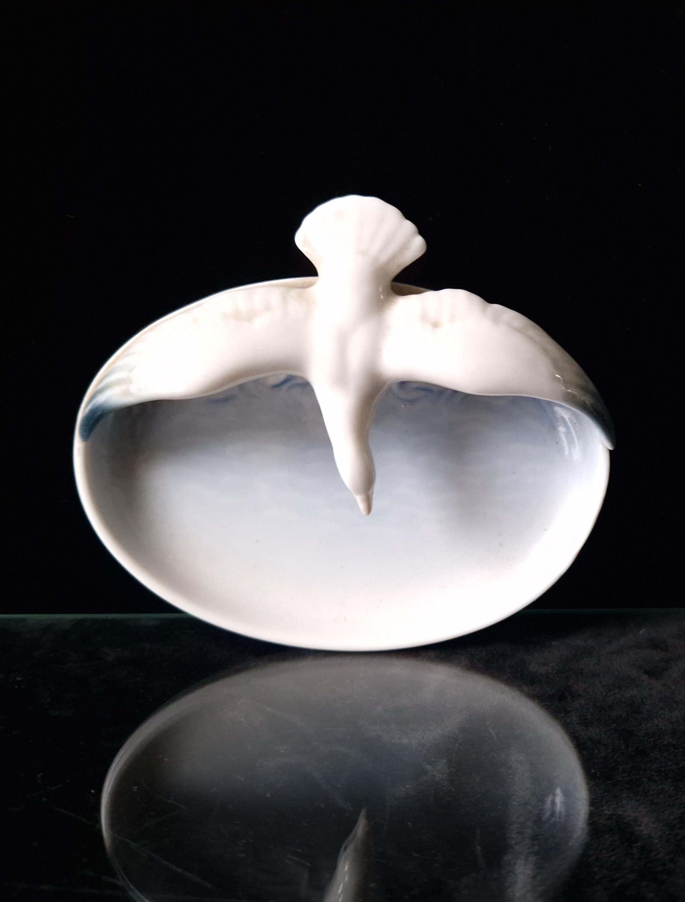 Metzler & Ortloff Germany Porcelain Gliding Seagull Vintage Trinket  Dish