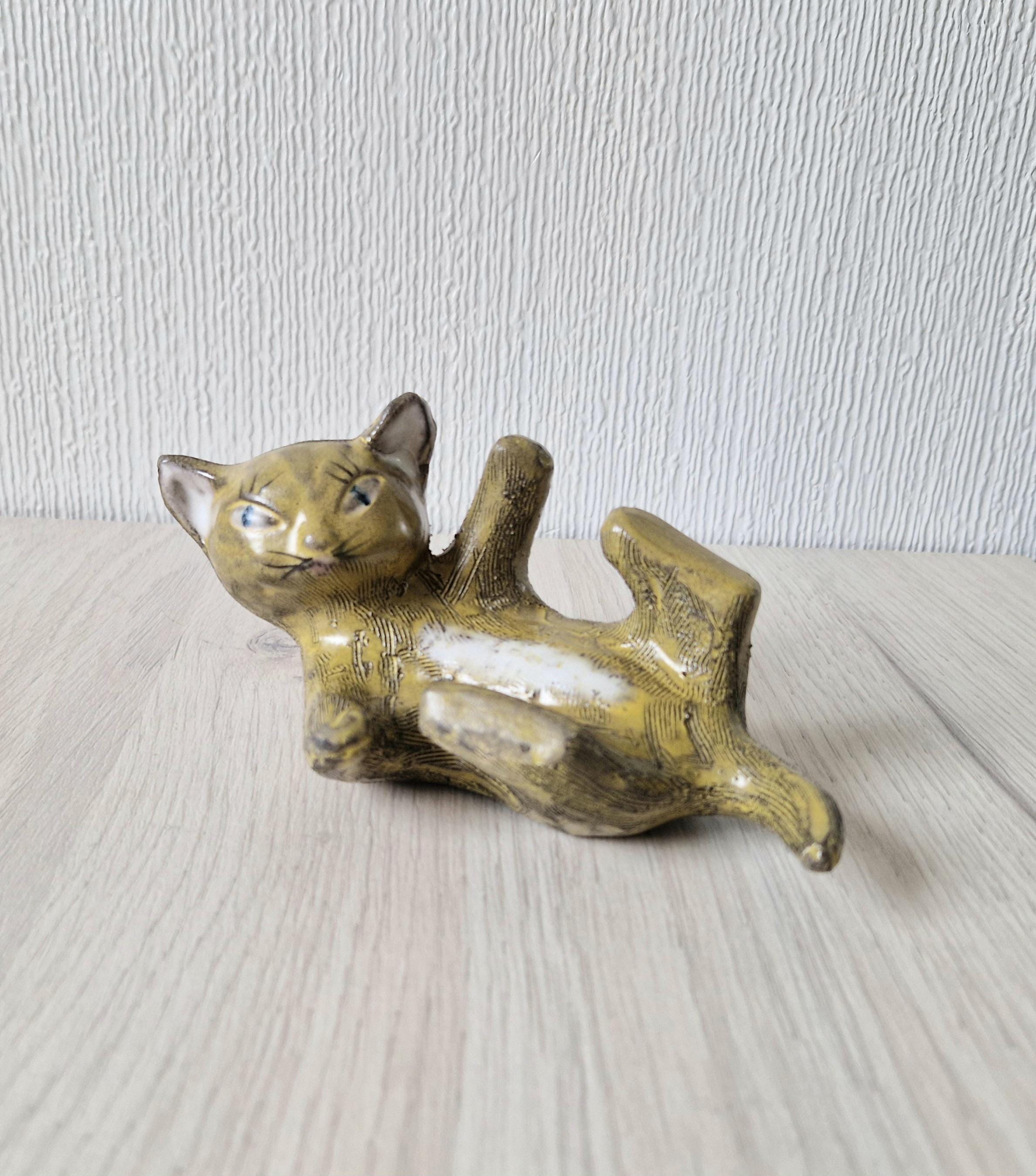 Vintage Mid-Century Upsala Ekeby Swedish Pottery Cat Figurine By Dorothy Clough 1956-67.