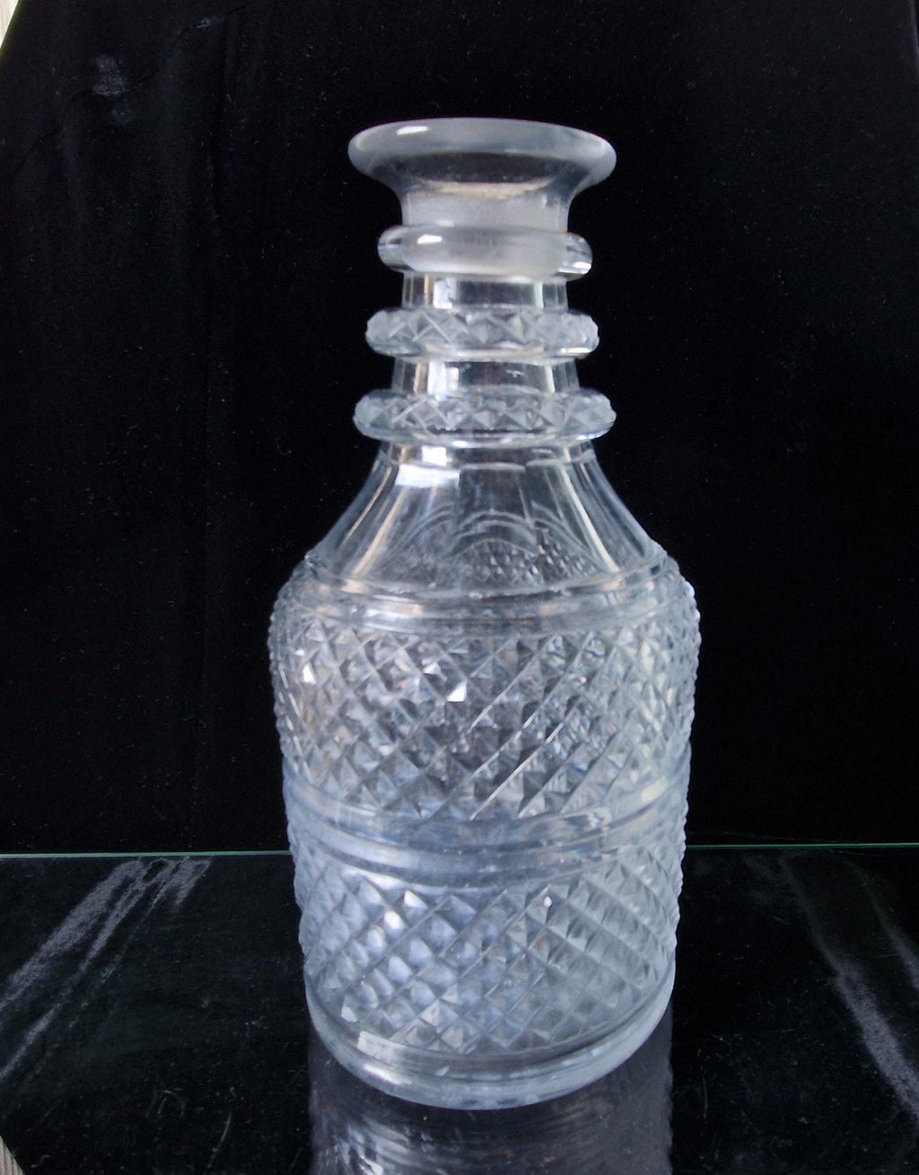 Fine Early Georgian Diamond And Stepped Cut Crystal 3 Ring Neck Spirit Decanter 22cm