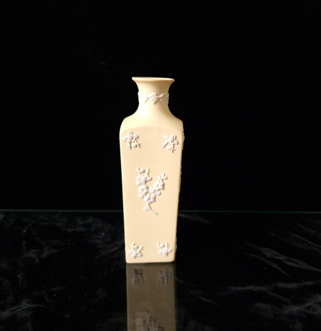 Wedgwood Primrose Yellow Prunus Jasperware Neo Classical Bud Vase 13.8cm