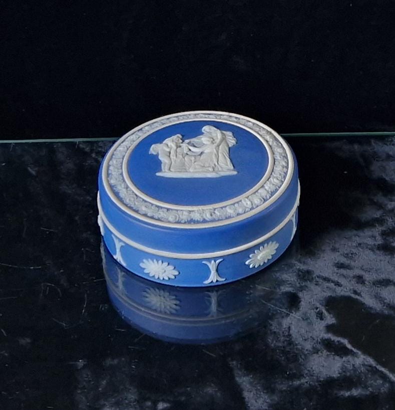 Antique Wedgwood Cobalt Blue Jasperware Neo-Classical Patch Pot Powder Jar