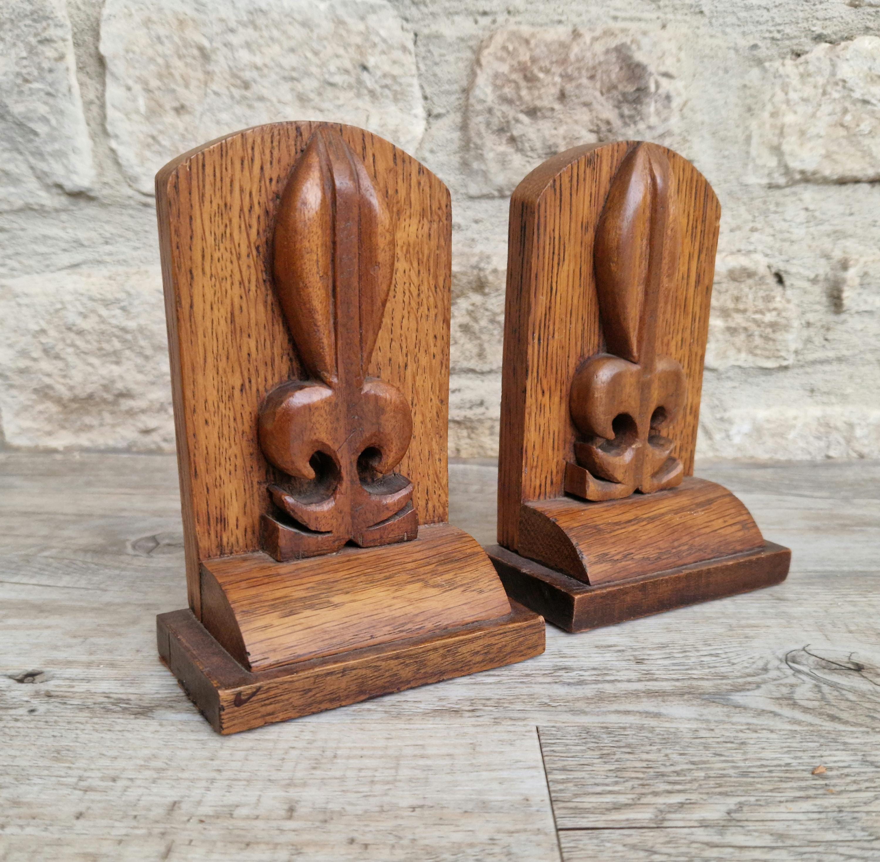Hand-Carved Oak Arts & Crafts Fleur De Lis Book Ends