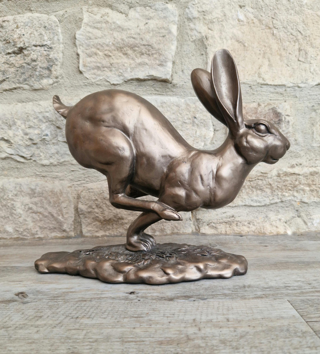 Vintage Large Resin Hare Ornament Figurine Bronze Colour 28cm across 22cm Tall 1.750 kg