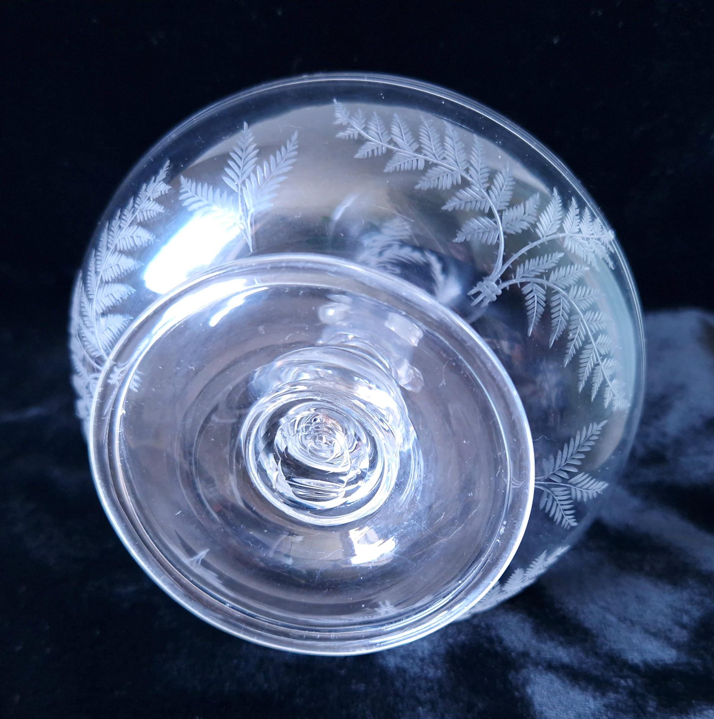Early 19th Century Continental Ornate Etched Crystal Glass Trumpet Epergne Centrepiece 14cm