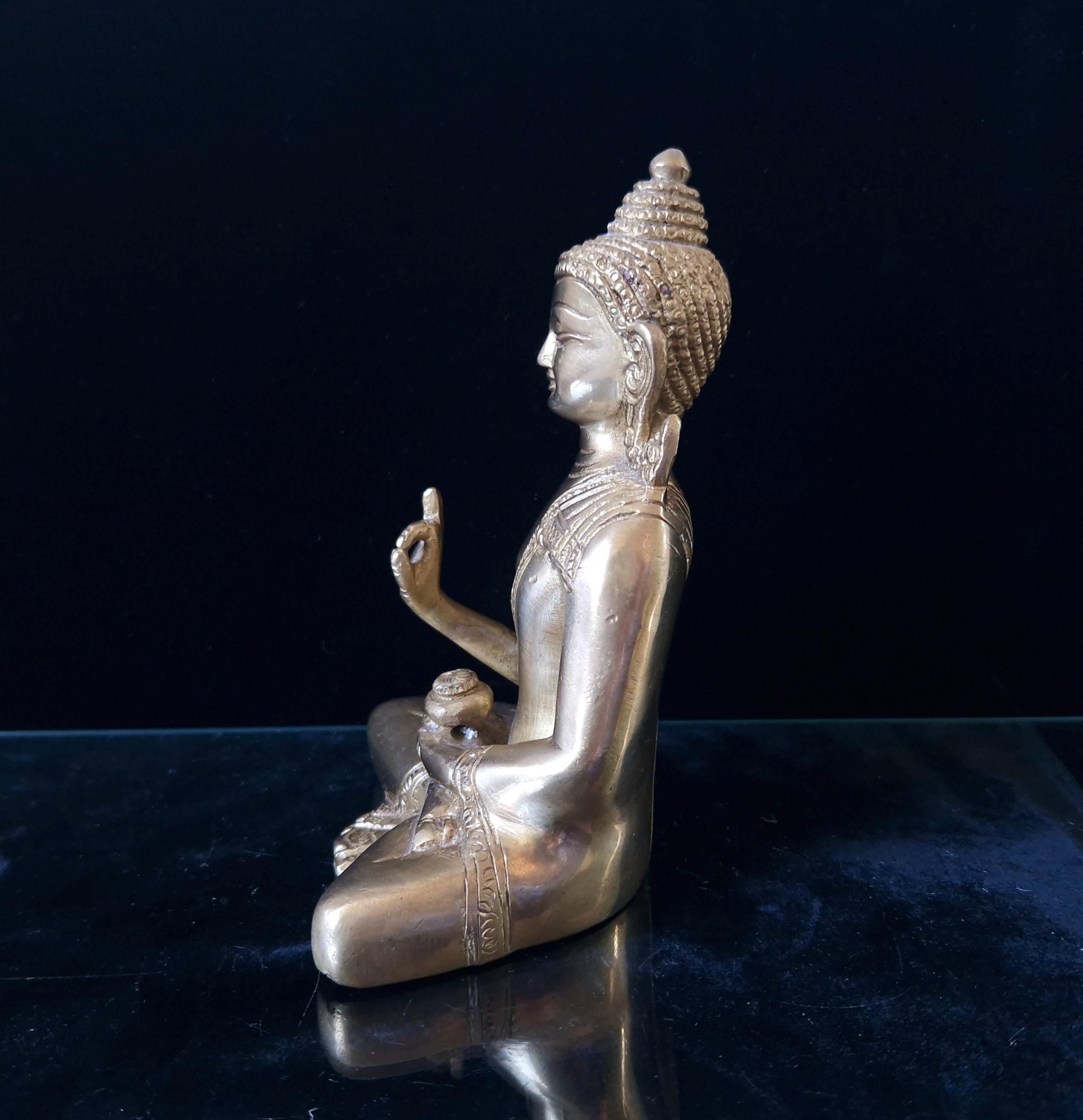 Vintage Heavy Cast Brass Seated Meditating Buddha Figure Vitarka Mudra Pose 6 inches