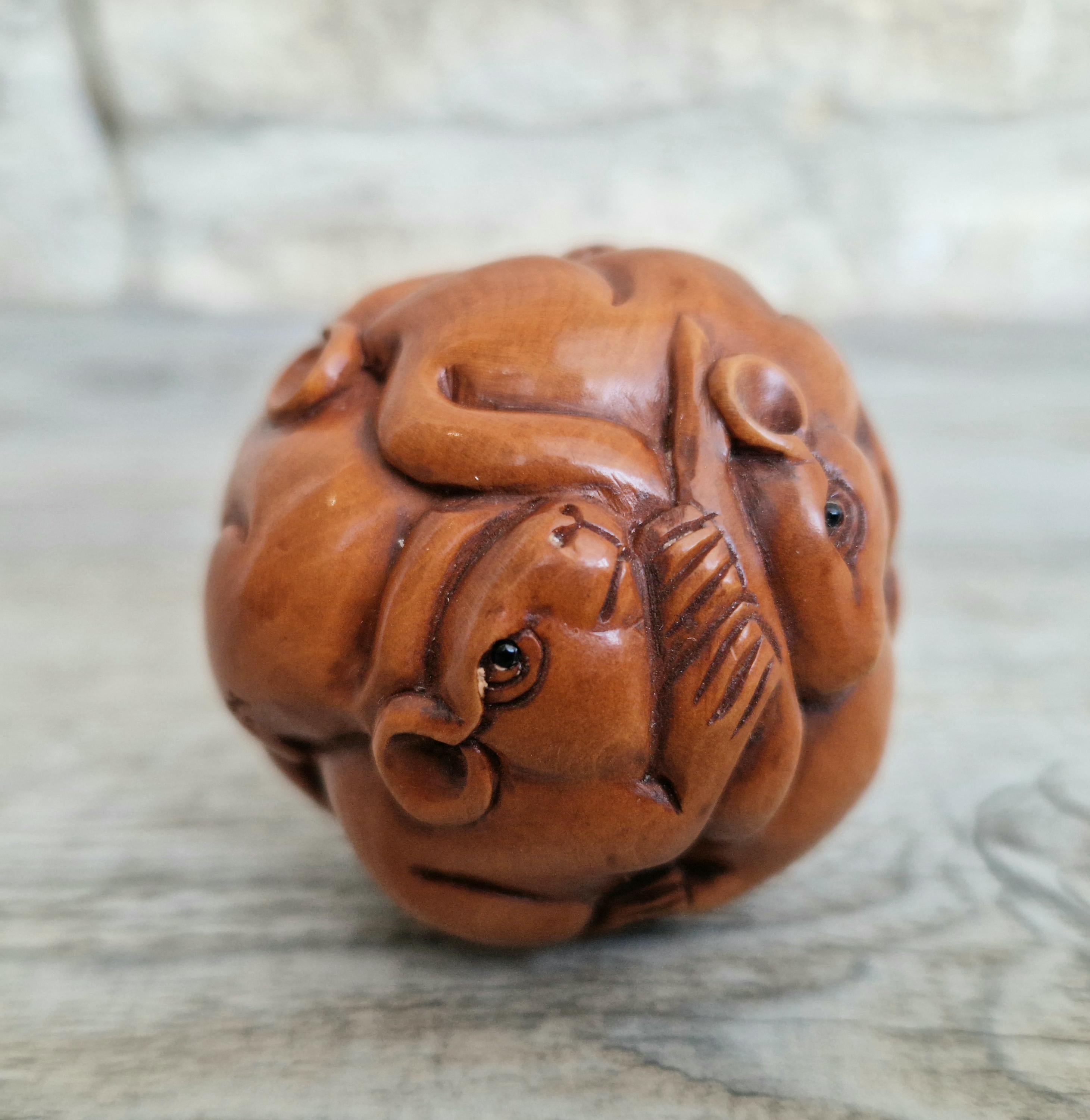 Antique Japanese Carved Zodiac Rats Boxwood Ball 5cm Diameter