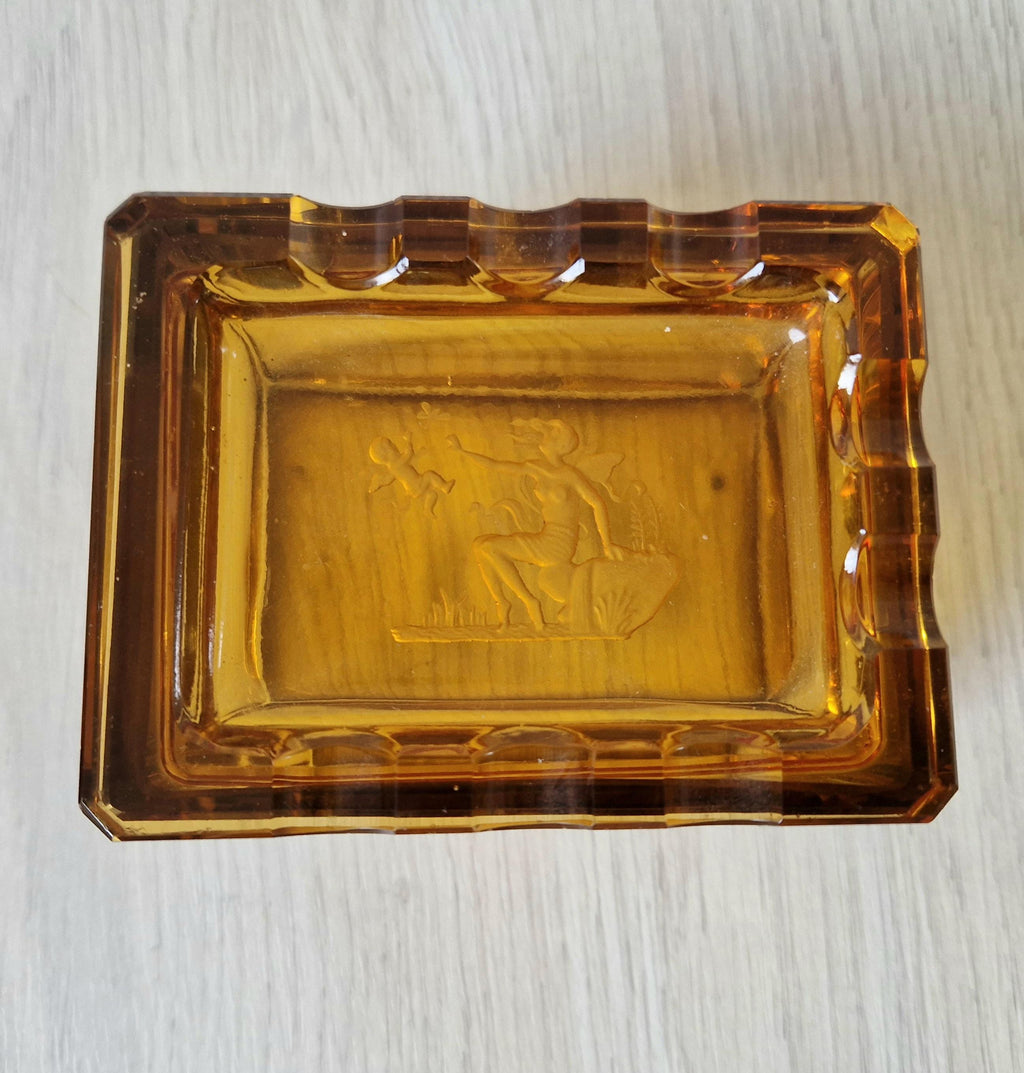 1930s Hienrich Hoffman Amber Intaglio Glass Cupid & Goddess Crenulated Lidded Trinket Box