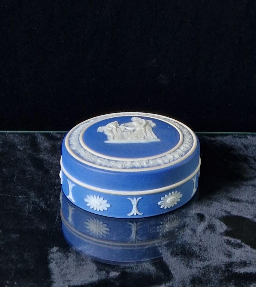 Antique Wedgwood Cobalt Blue Jasperware Neo-Classical Patch Pot Powder Jar
