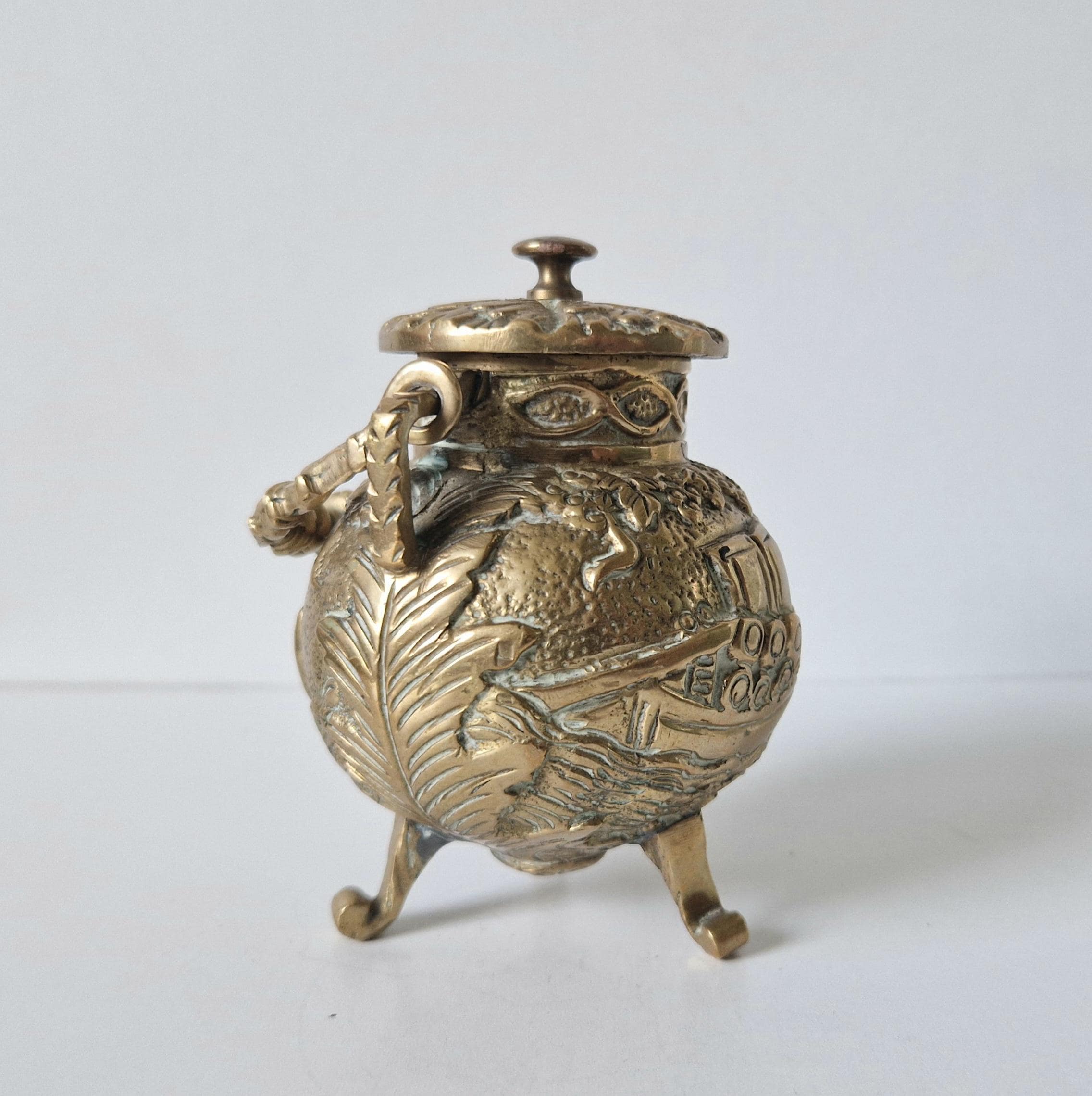 Antique Solid Brass Ornate Tri-Footed Cauldron With Handle Trinket Box