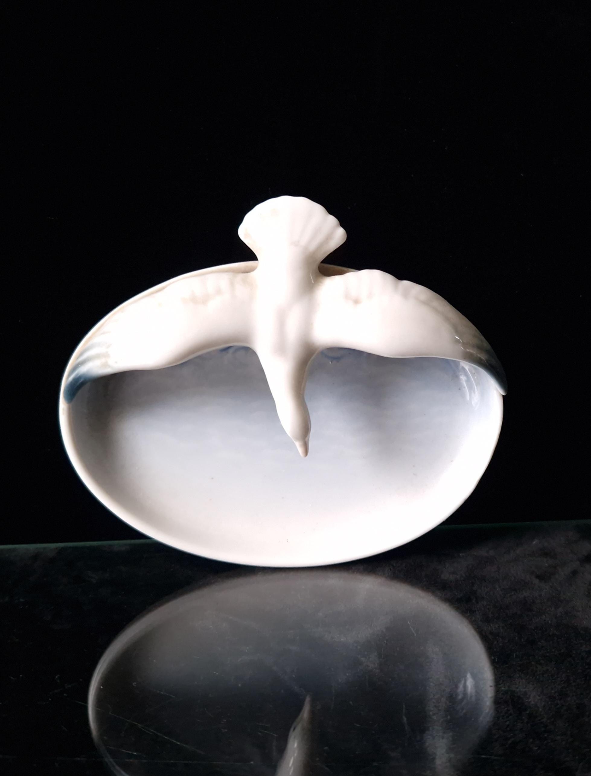 Vintage Metzler & Ortloff Germany Porcelain Gliding Seagull Trinket Dish