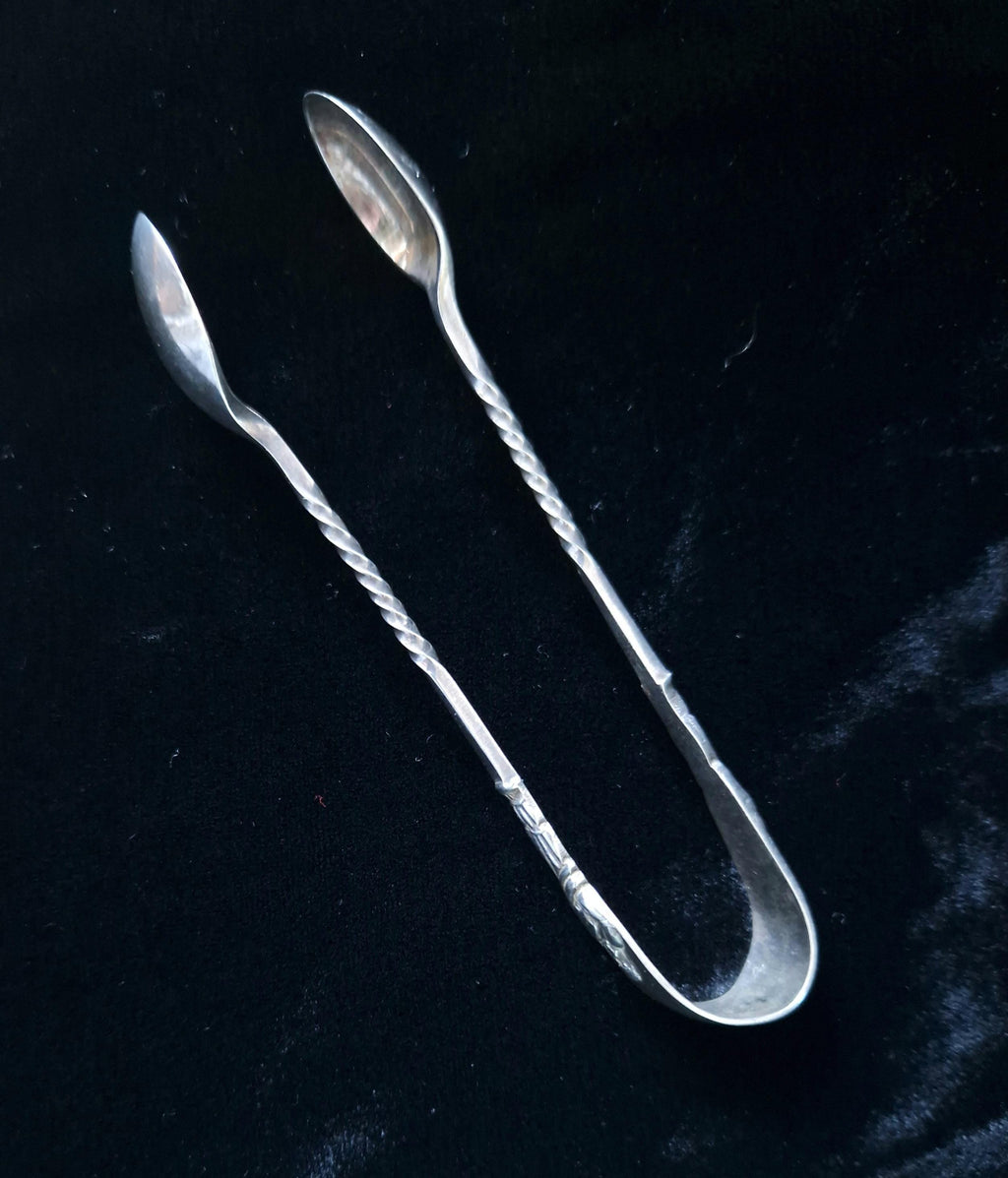 Fine Solid Silver Apostle Sugar Tongs by James Dixon & Sons Ltd 1946. Sheffield