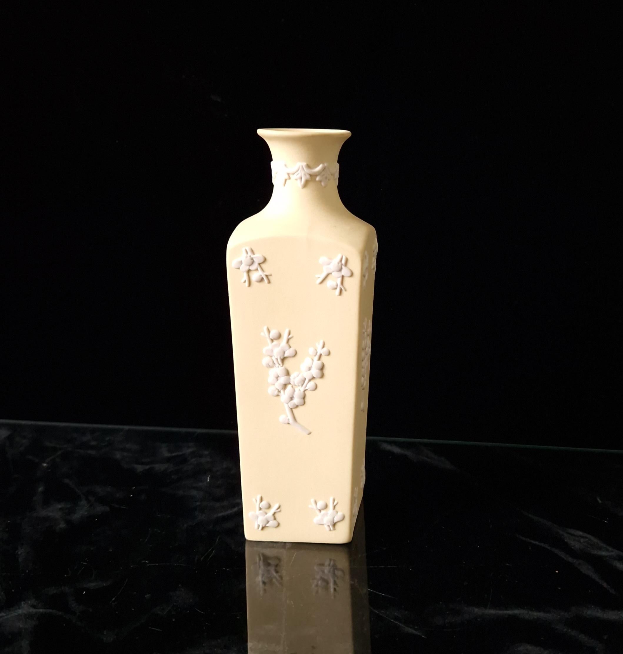 Wedgwood Primrose Yellow Prunus Jasperware Neo Classical Bud Vase 13.8cm