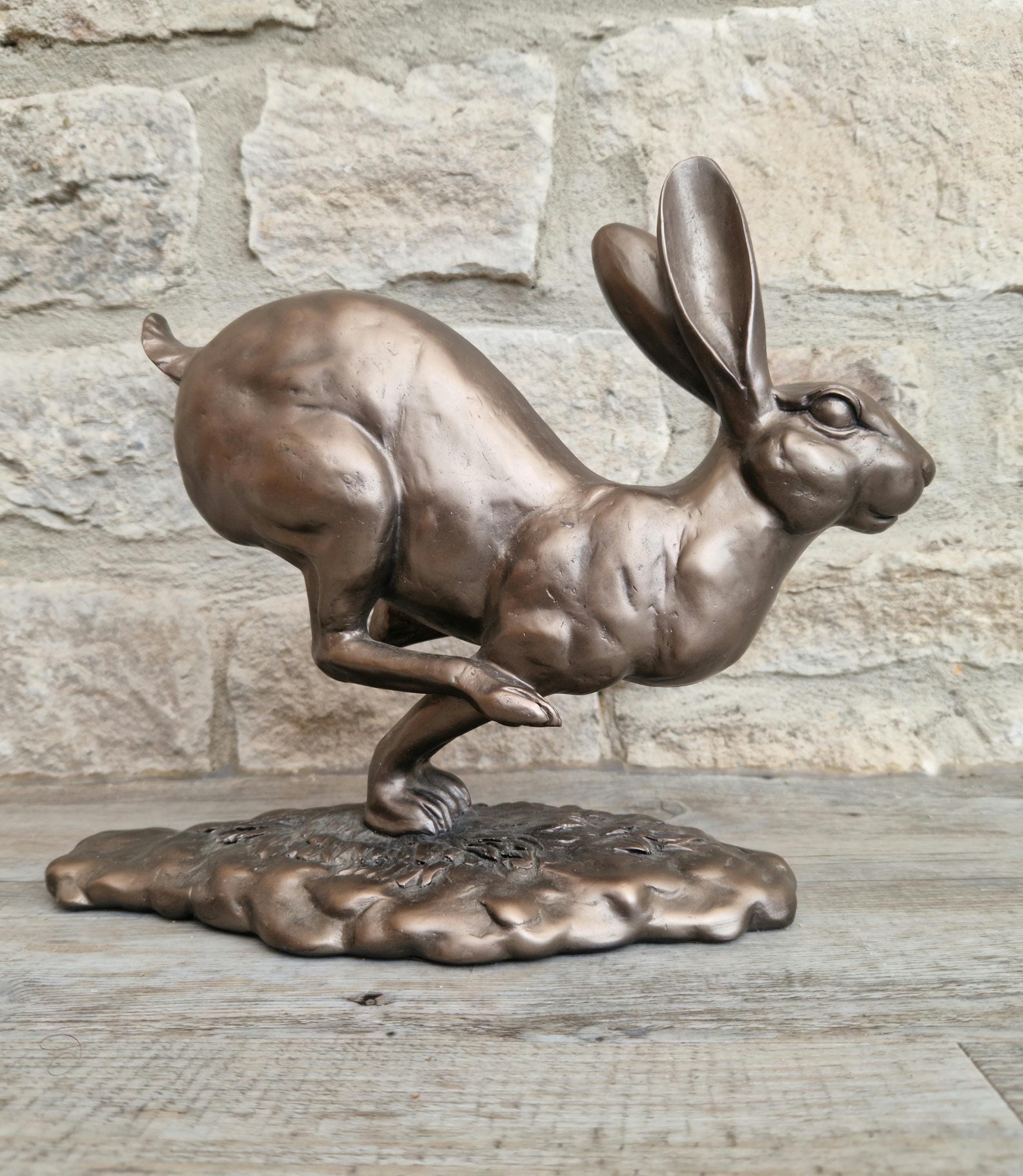 Vintage Large Resin Hare Ornament Figurine Bronze Colour 28cm across 22cm Tall 1.750 kg