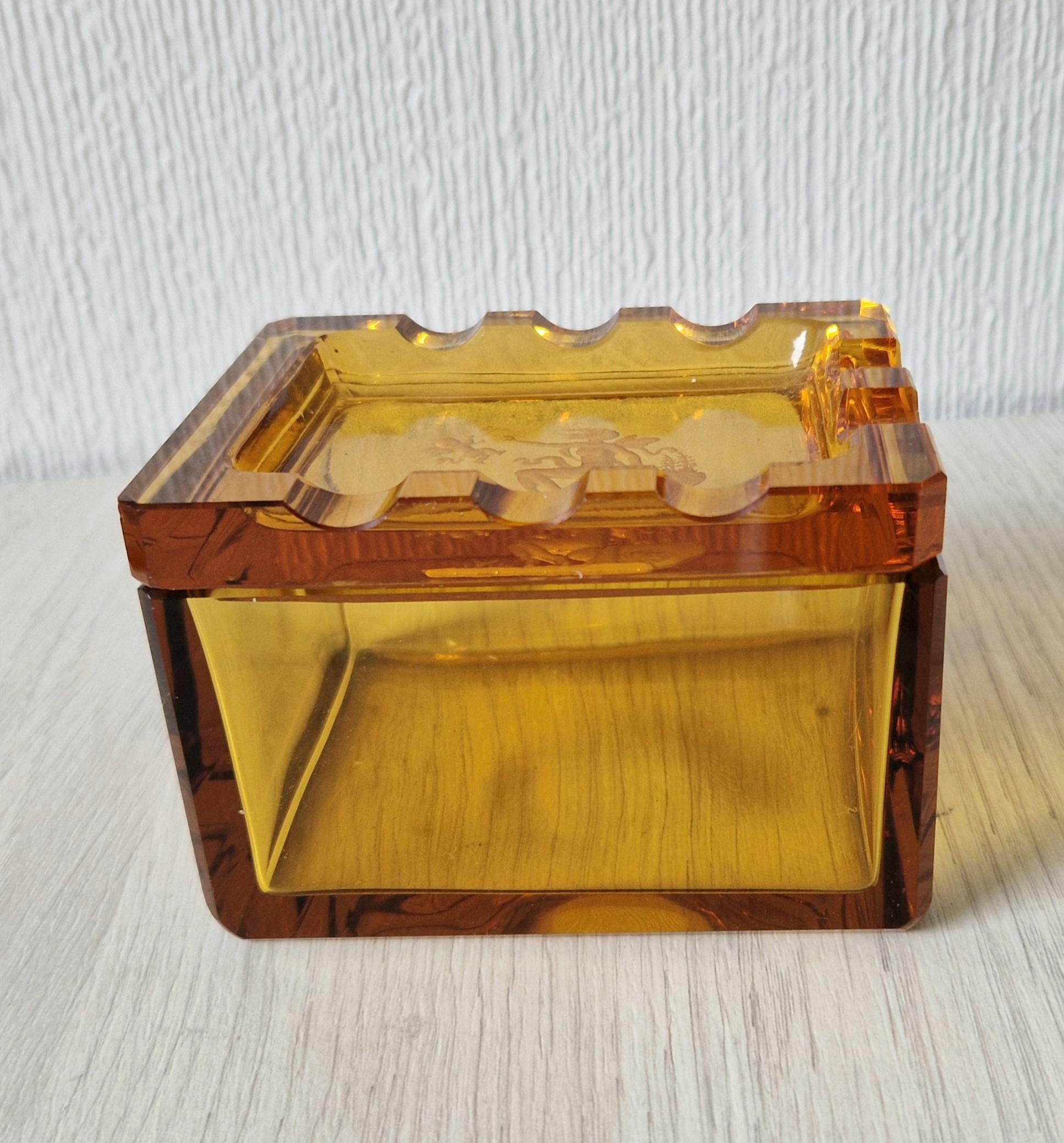 1930s Hienrich Hoffman Amber Intaglio Glass Cupid & Goddess Crenulated Lidded Trinket Box