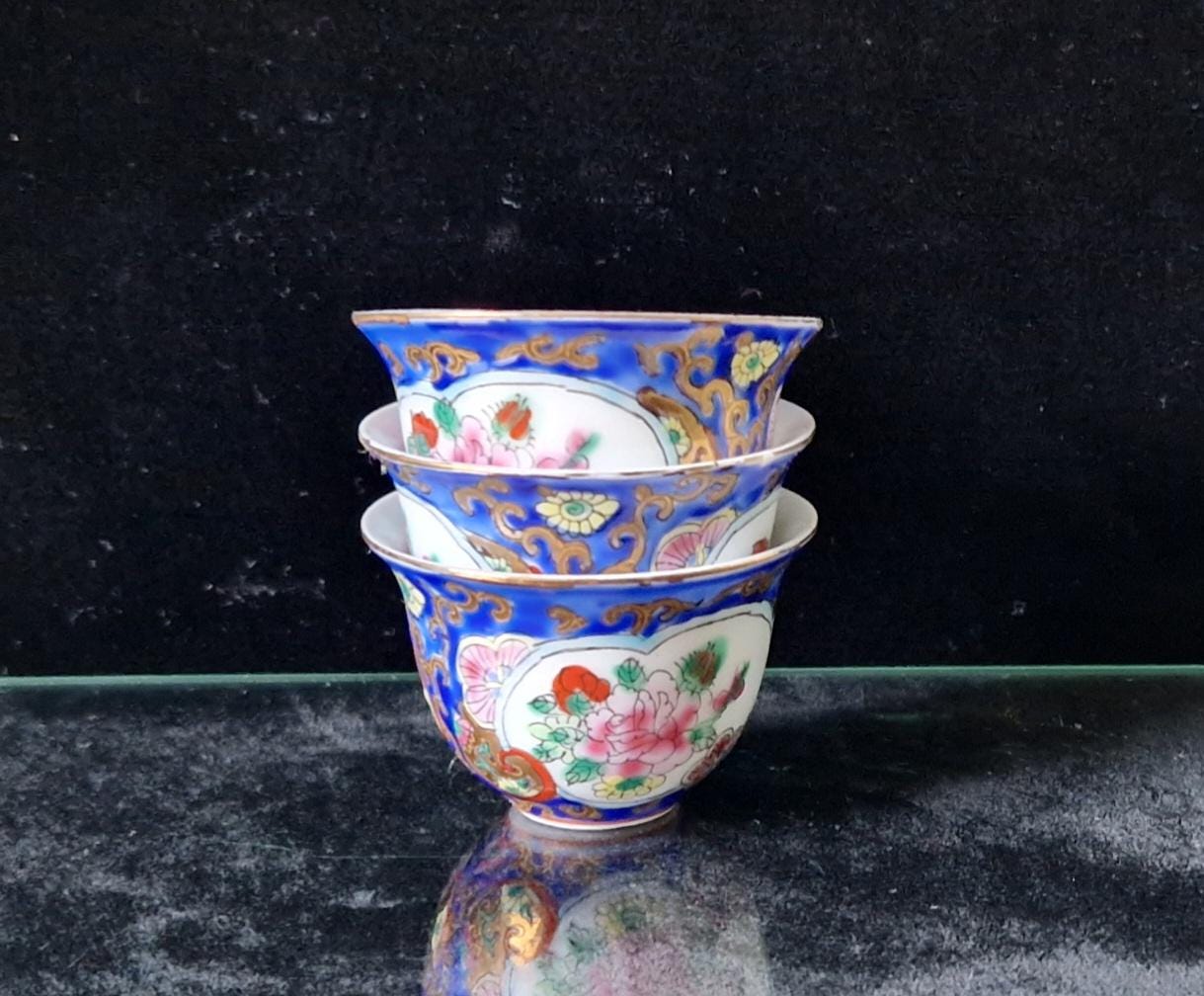 3 Miniature Chinese Porcelain Blue & White Floral Pattern Tea Cups