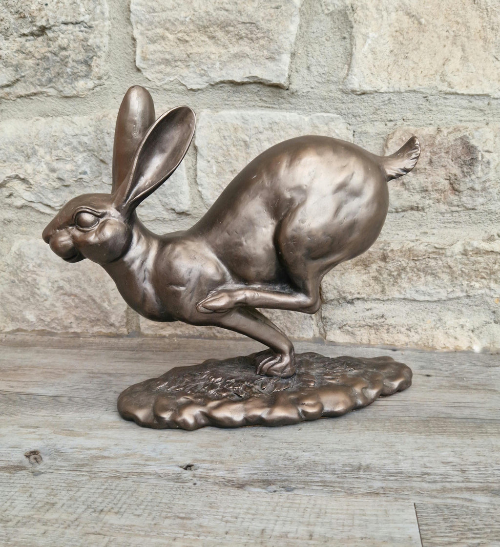 Vintage Large Resin Hare Ornament Figurine Bronze Colour 28cm across 22cm Tall 1.750 kg