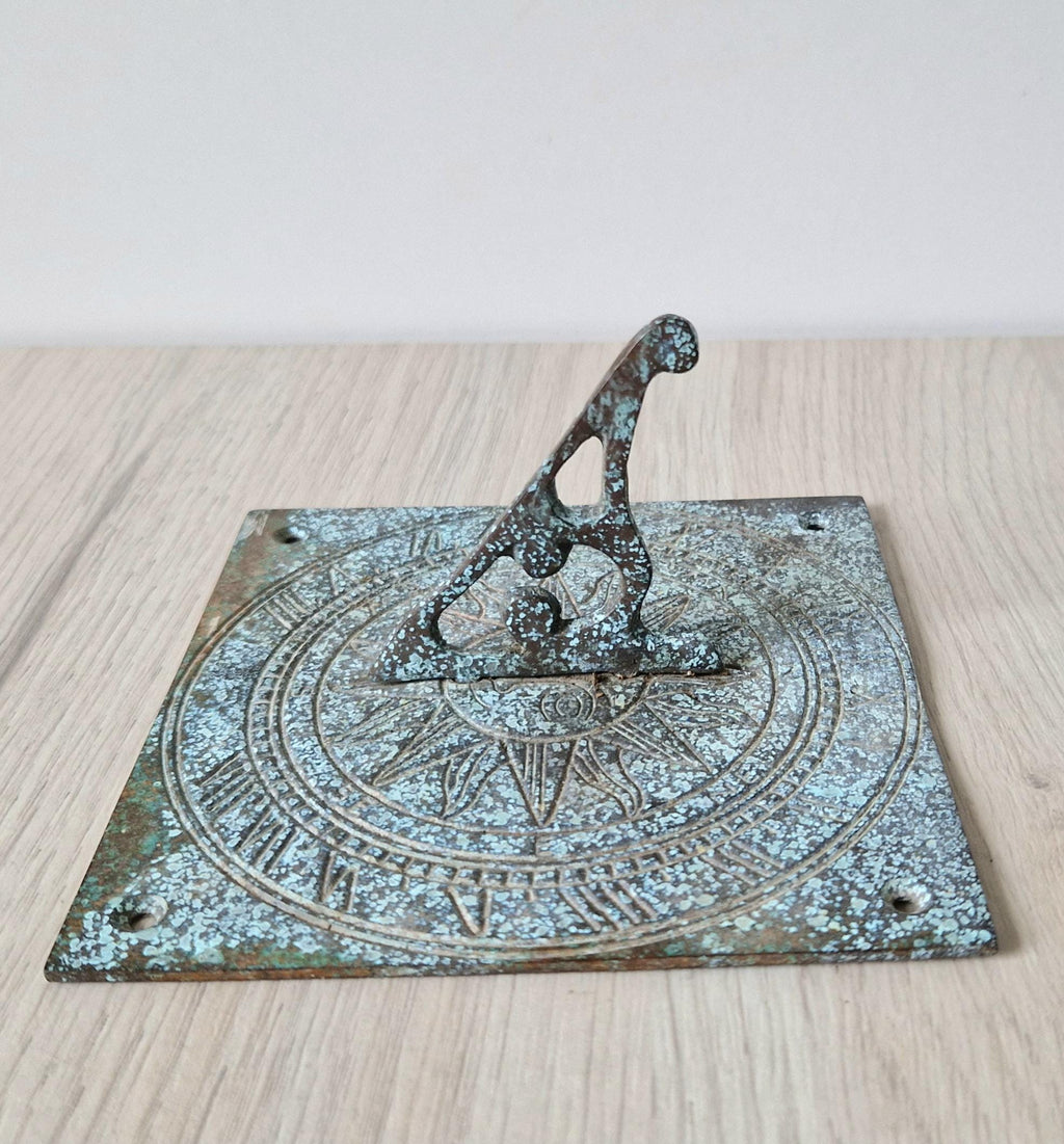 Small Antique Bronze Sundial Plate Sun Ray Engraving Verdigris Roman Numerals 12cm x 12cm