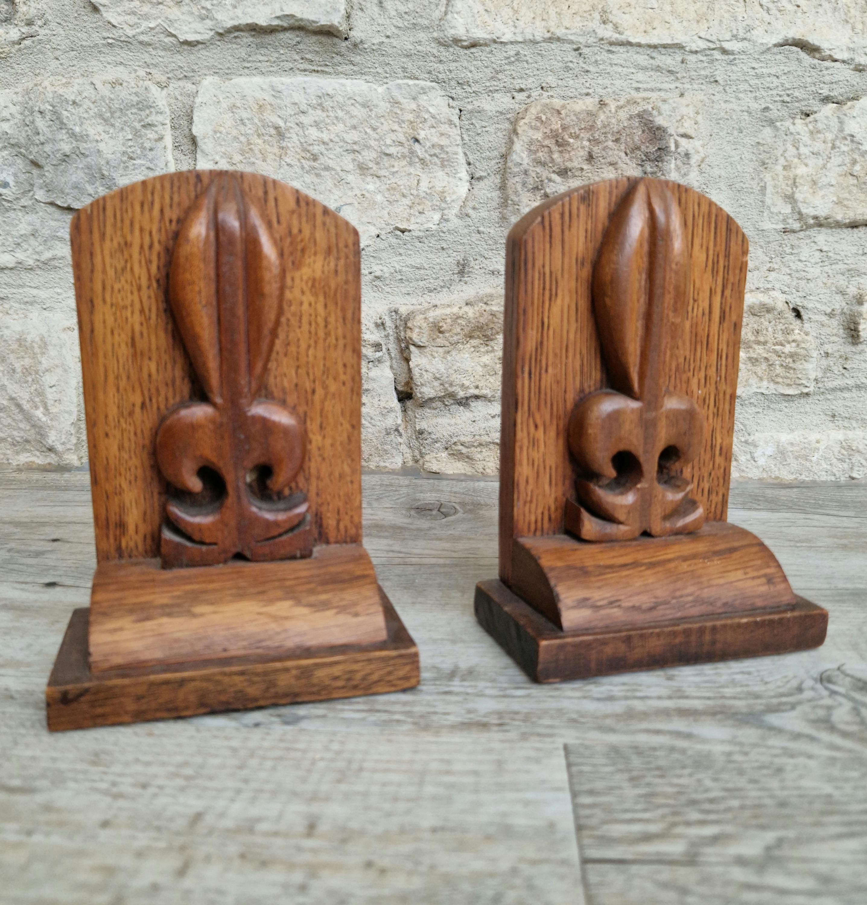 Hand-Carved Oak Arts & Crafts Fleur De Lis Book Ends
