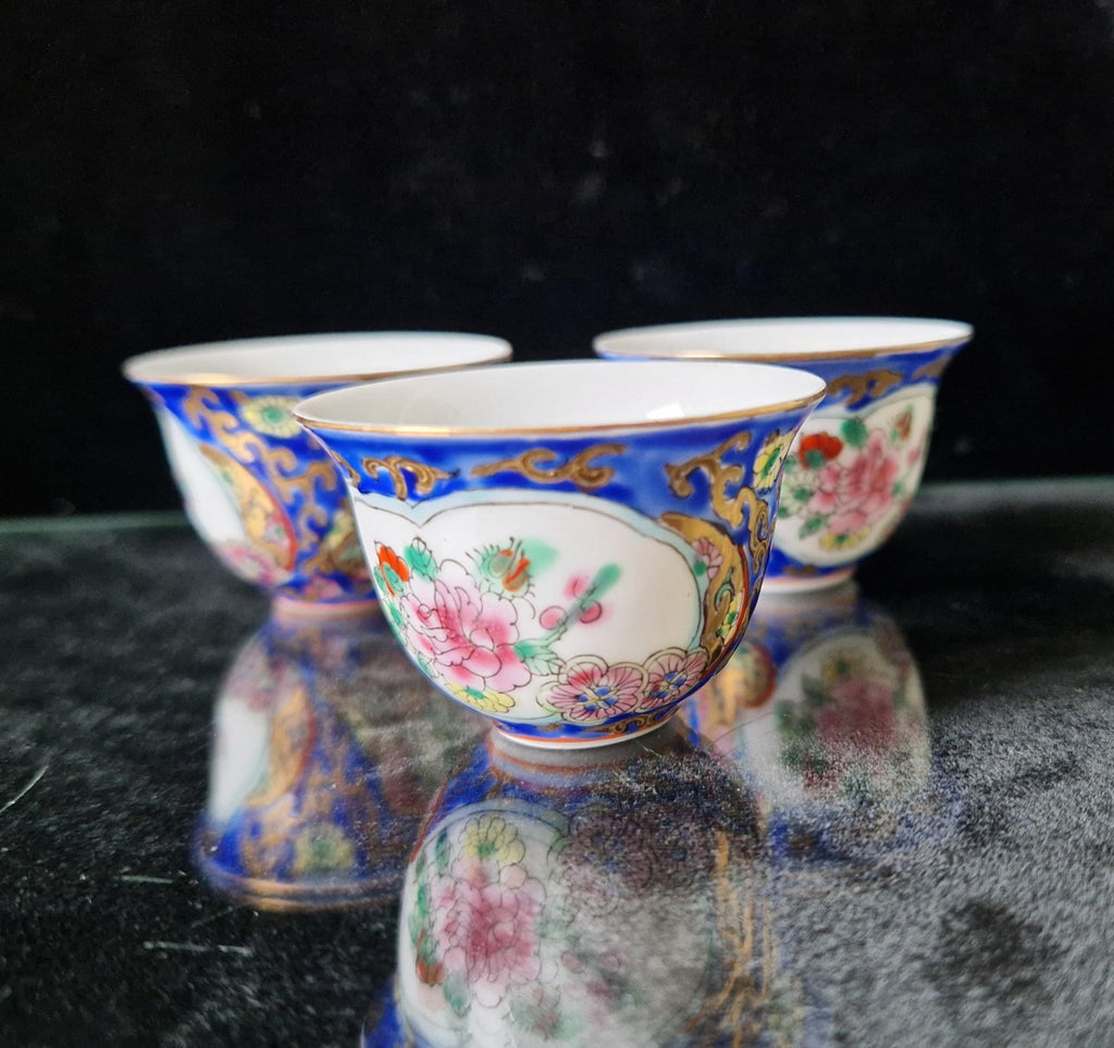 3 Miniature Chinese Porcelain Blue & White Floral Pattern Tea Cups
