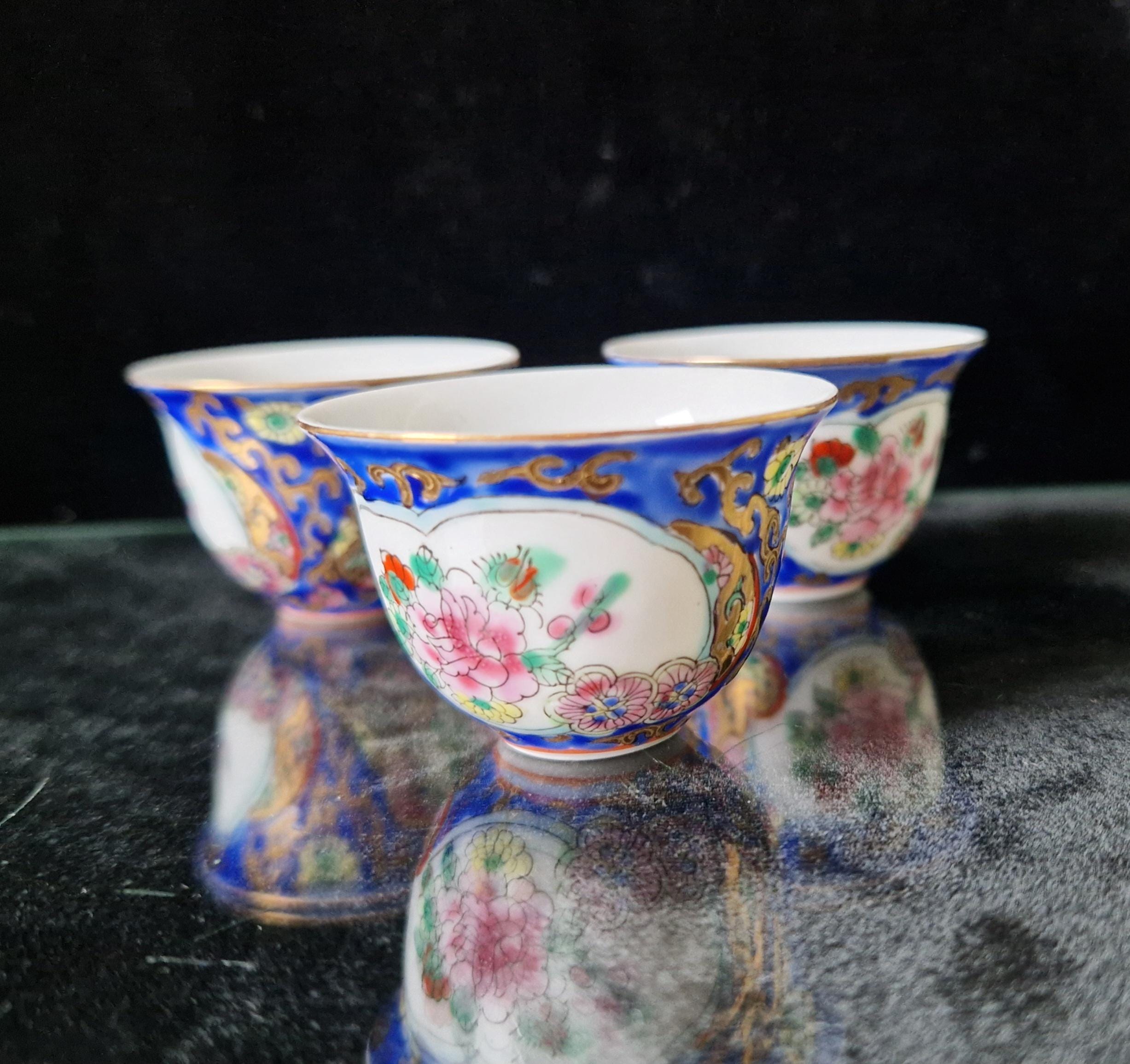 3 Miniature Chinese Porcelain Blue & White Floral Pattern Tea Cups